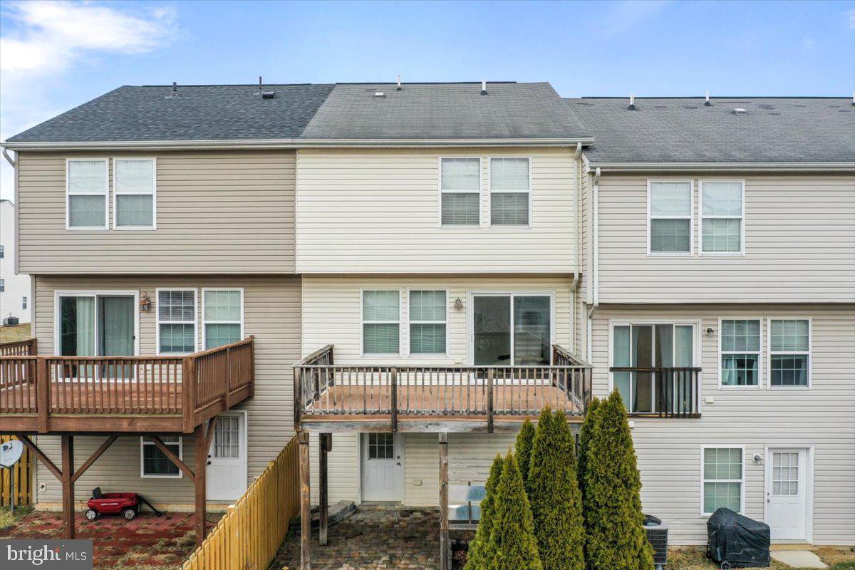 RIVERSIDE VILLAGES - Residential