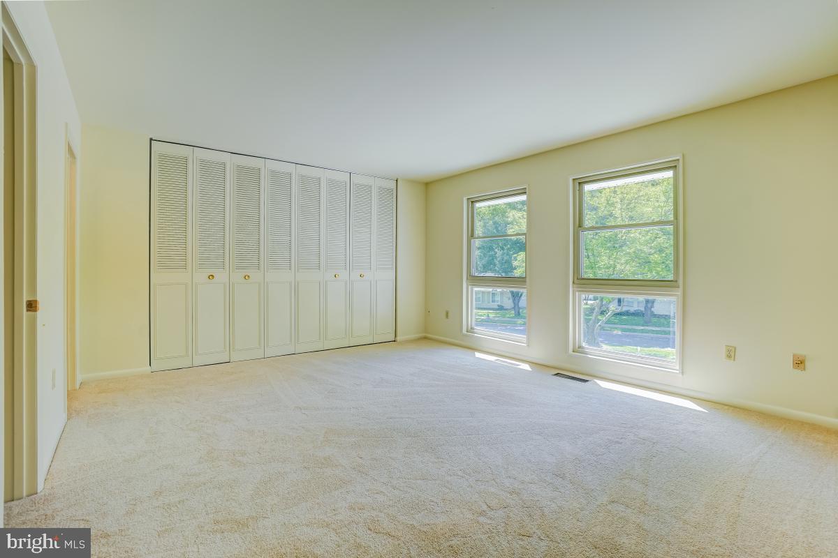 LEISURE WORLD - Residential