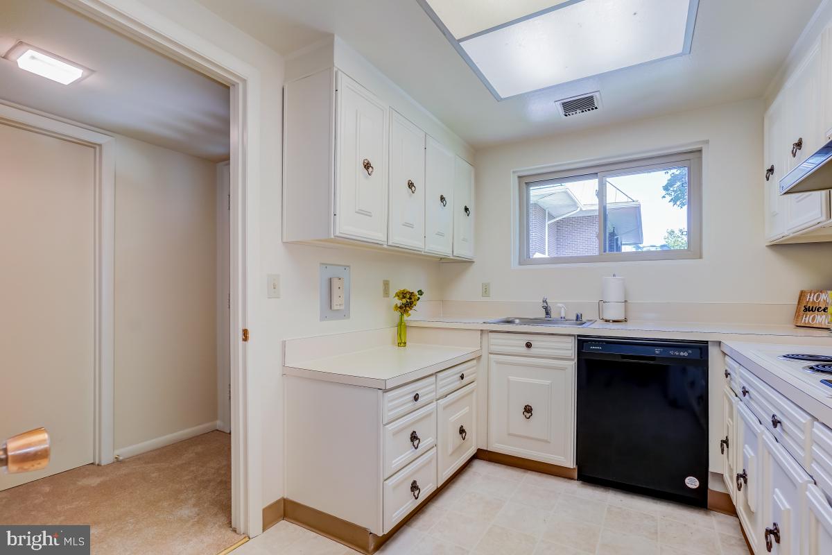 LEISURE WORLD - Residential