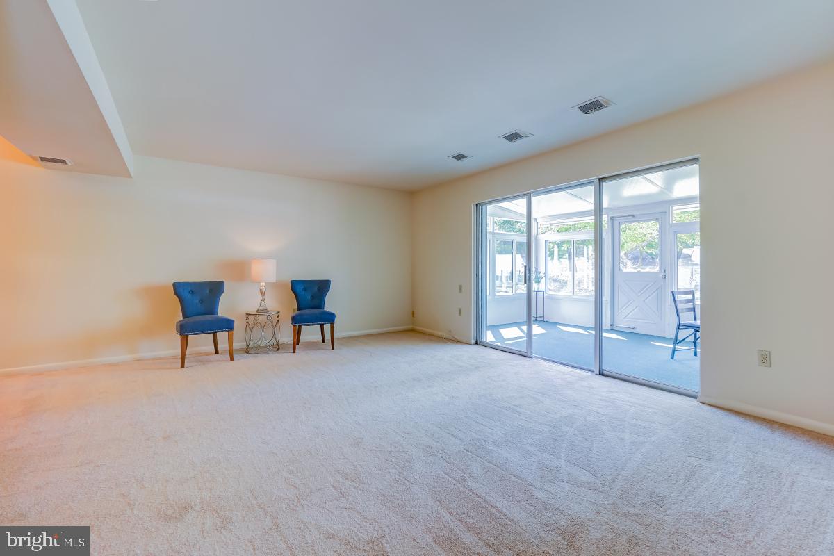 LEISURE WORLD - Residential