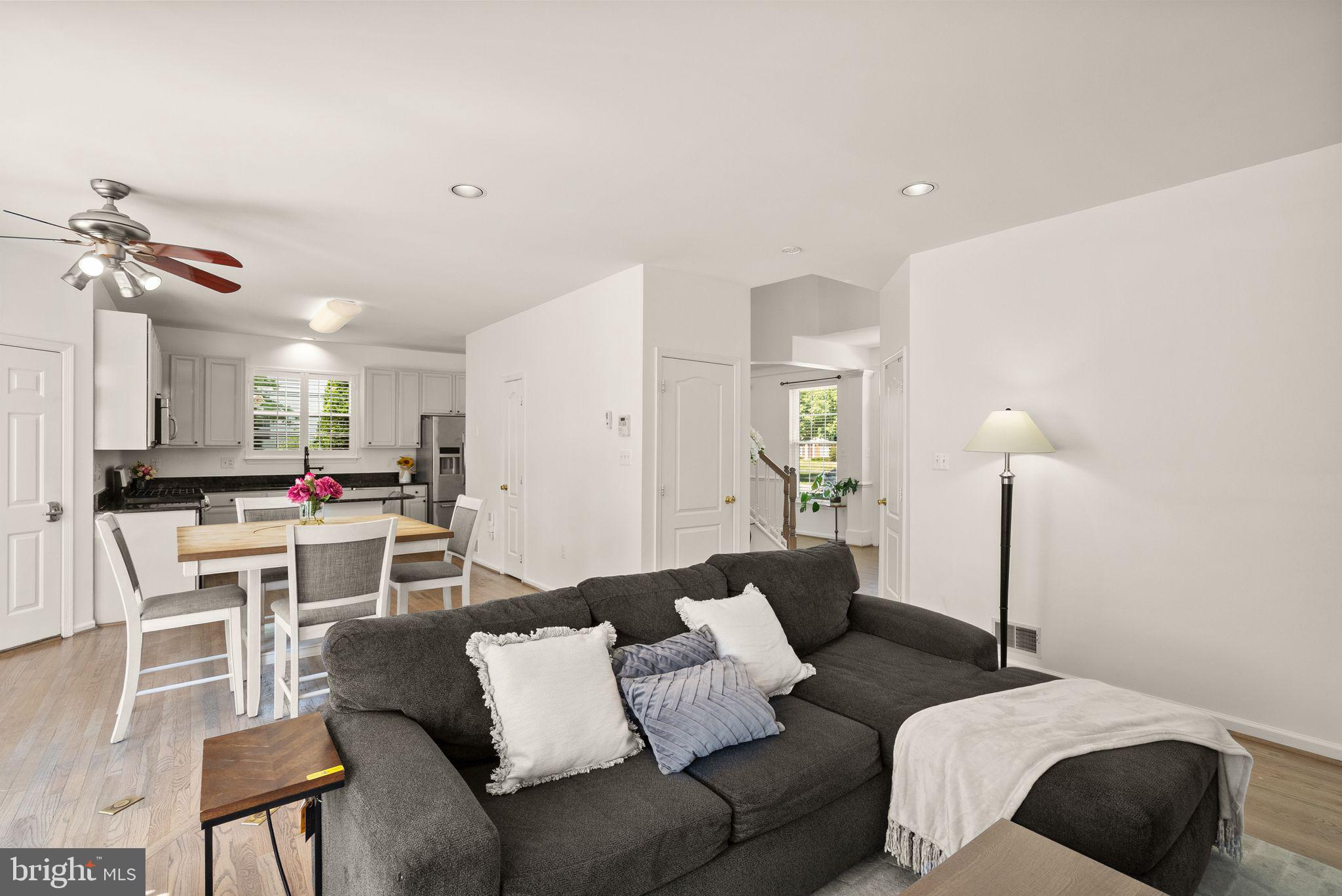 SOUTH RIDING - Residential