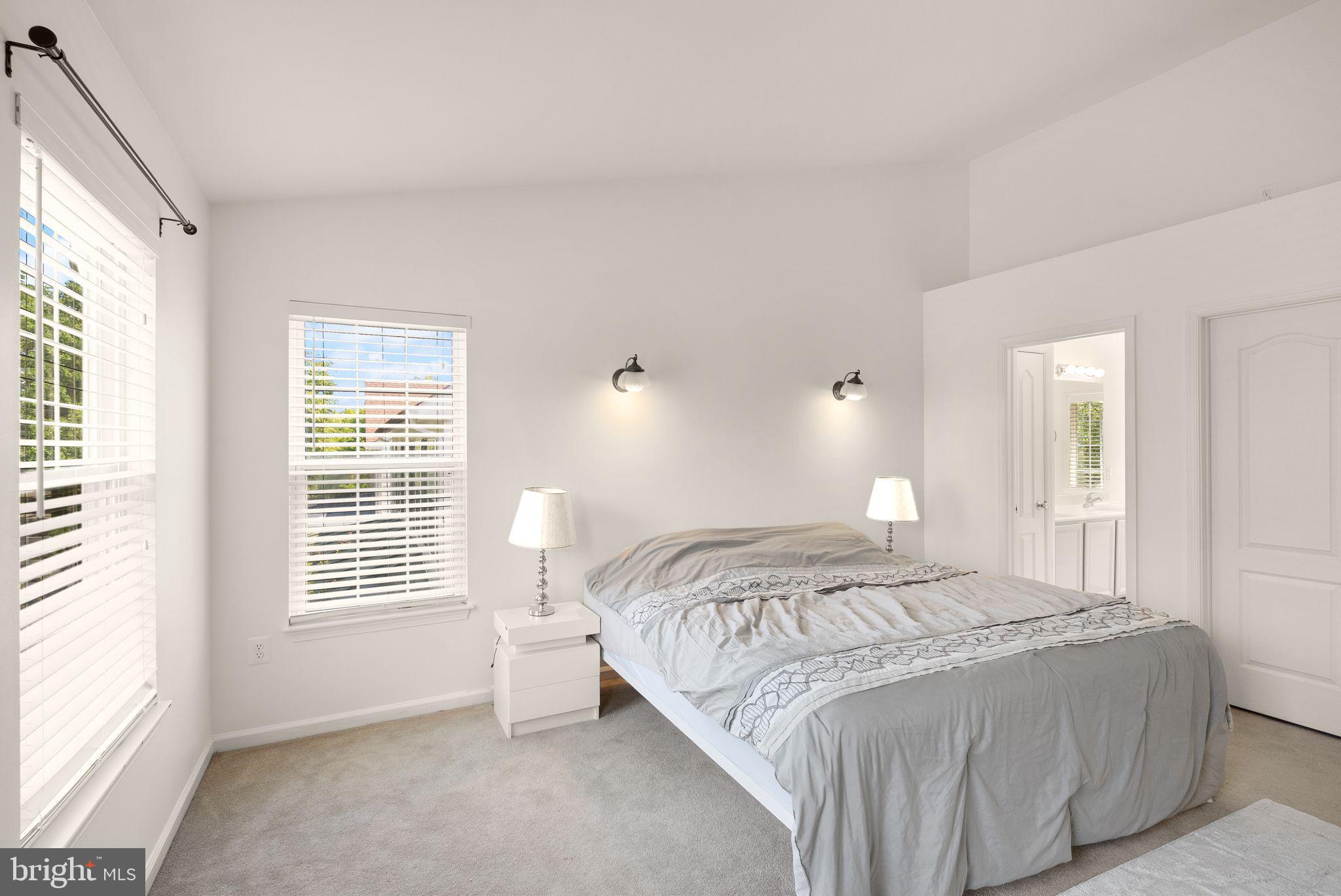 SOUTH RIDING - Residential