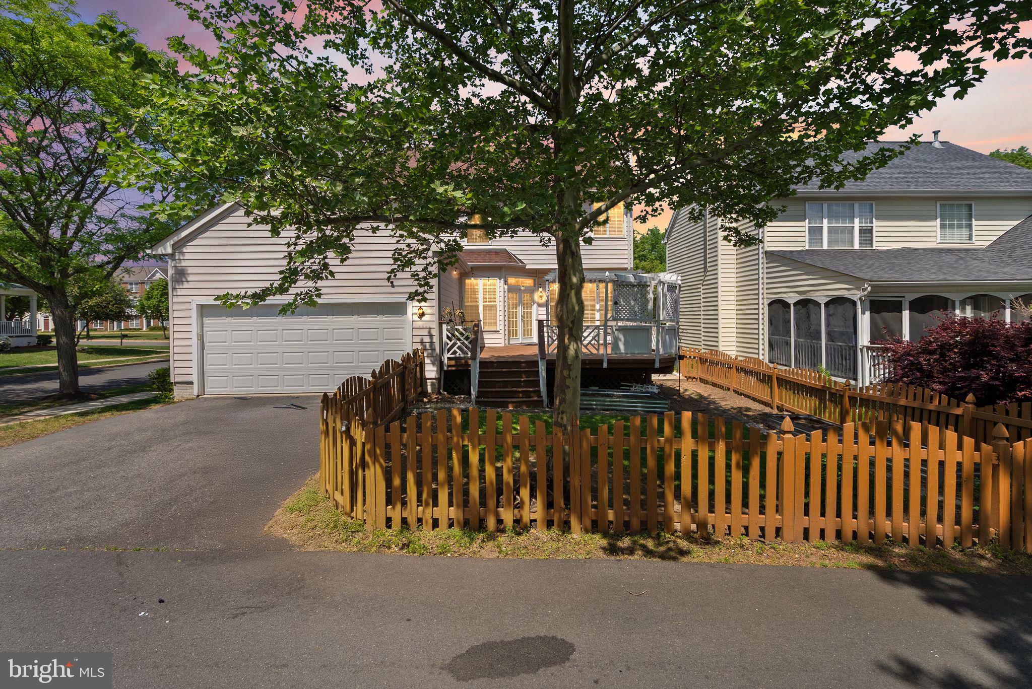 SOUTH RIDING - Residential