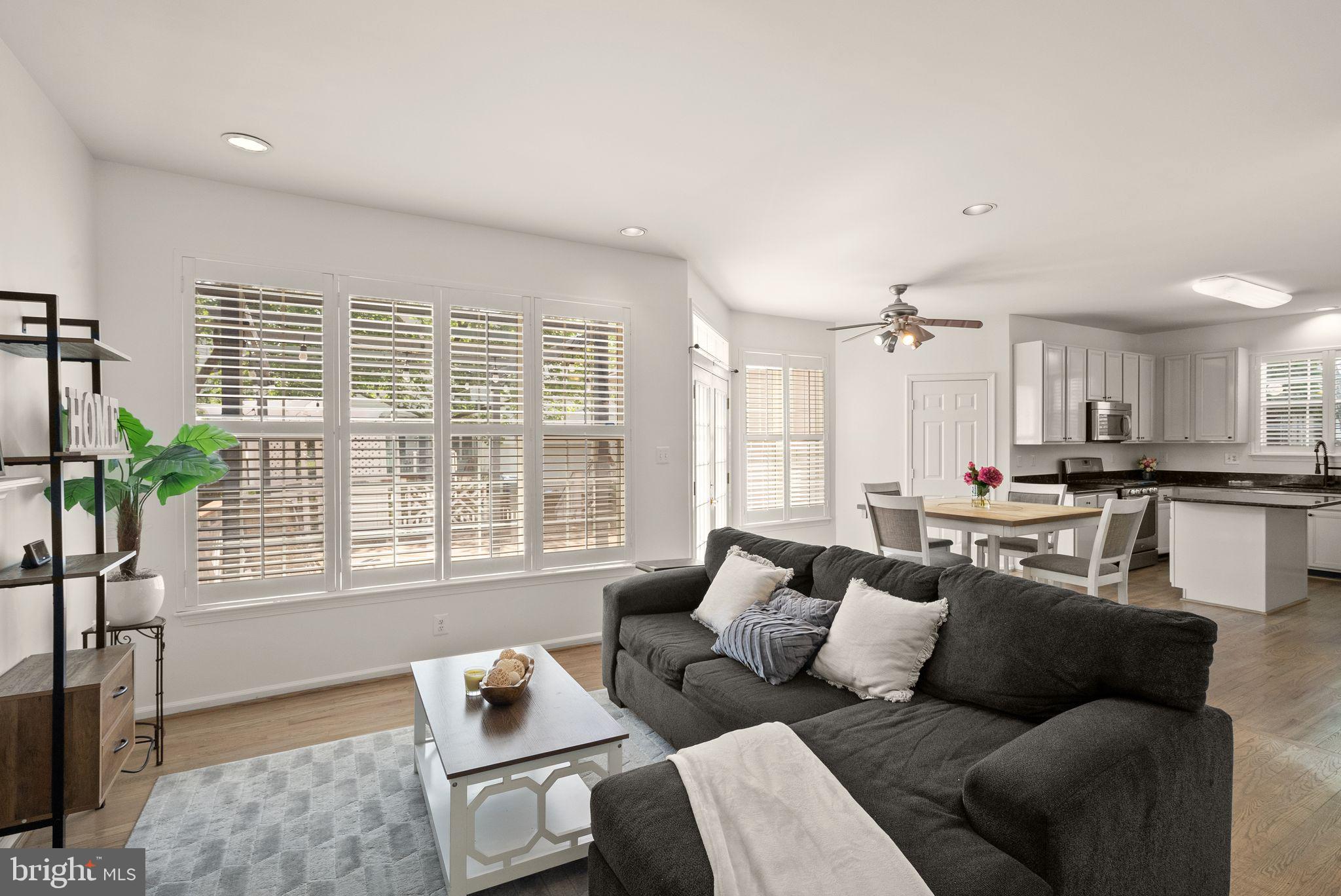 SOUTH RIDING - Residential