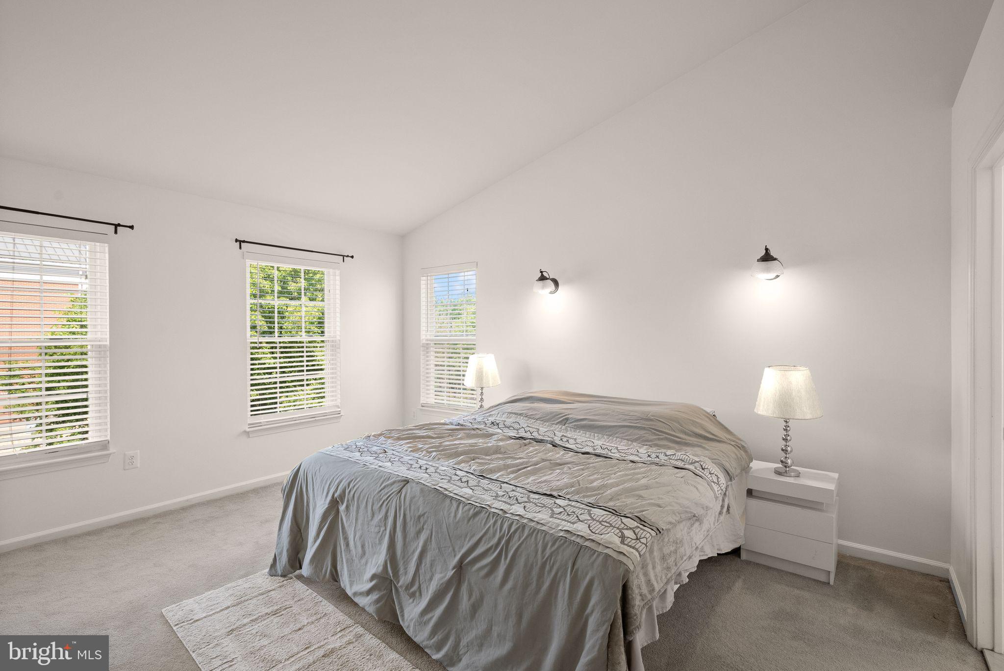 SOUTH RIDING - Residential