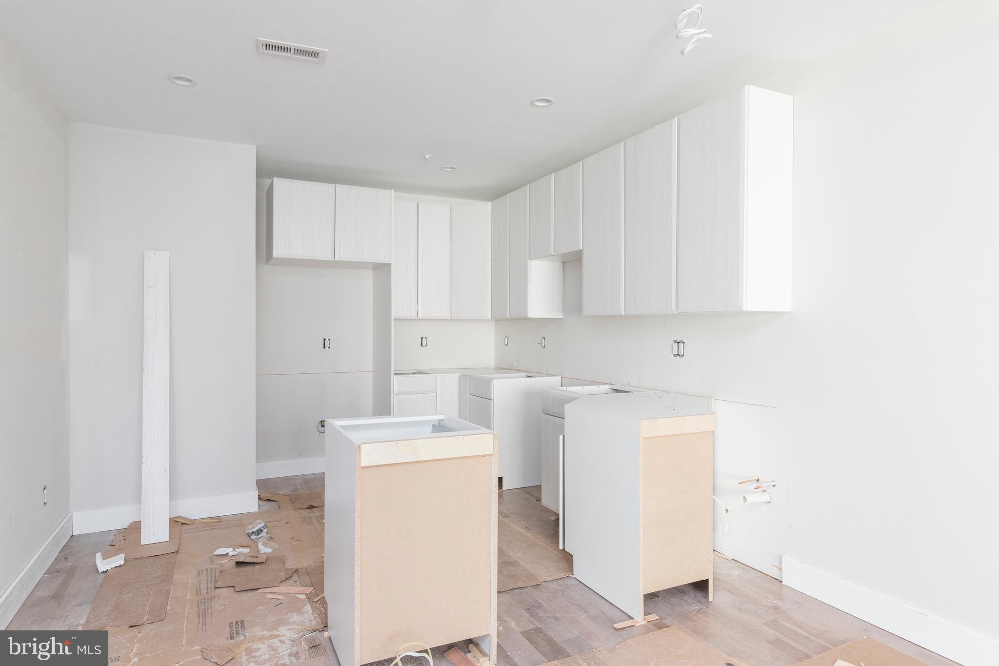 FAIRMOUNT - Residential Income