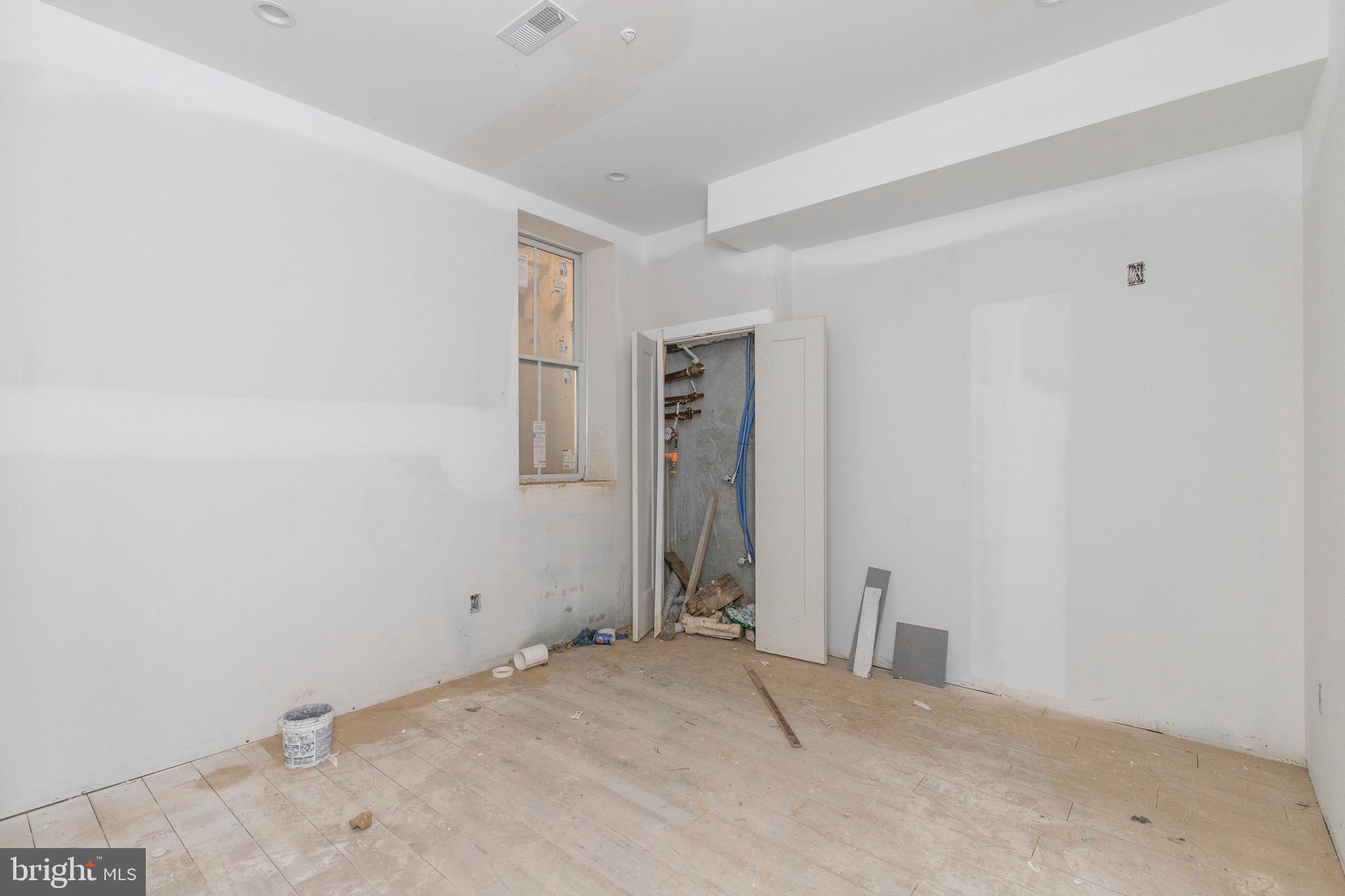 FAIRMOUNT - Residential Income