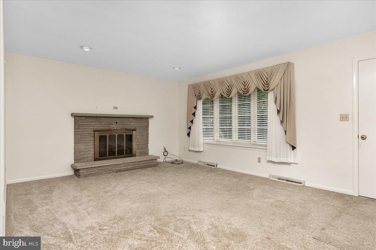 FOUNTAIN HEAD - Residential