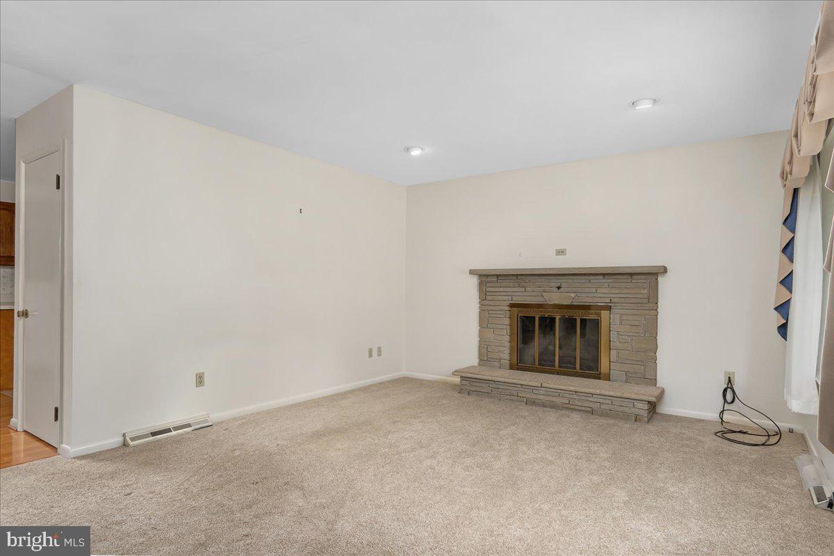 FOUNTAIN HEAD - Residential