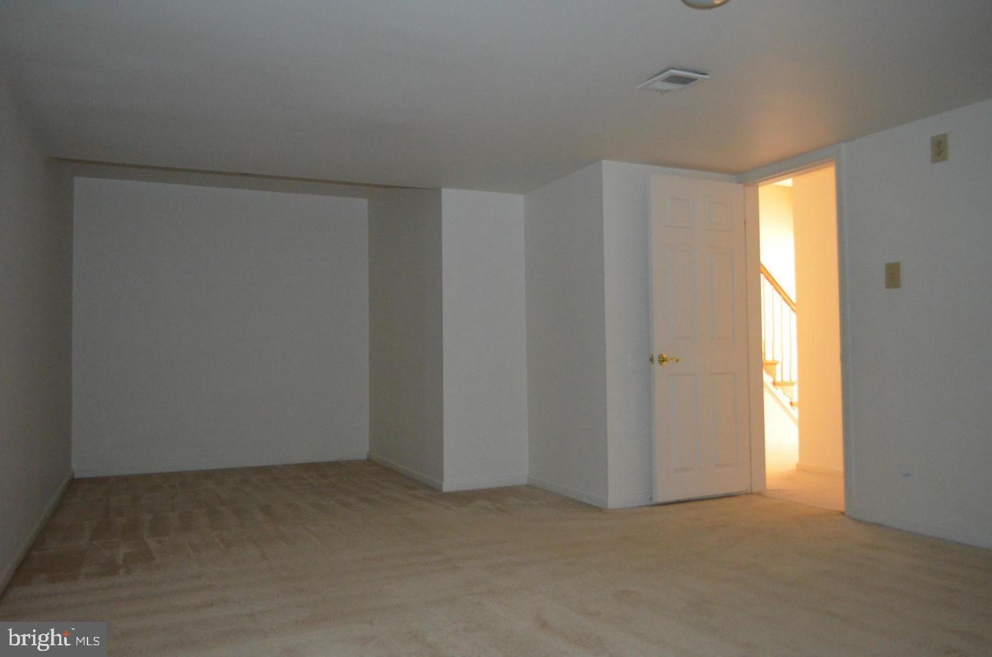 RIVERHILL - Residential Lease