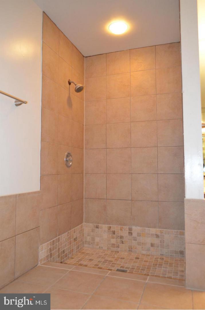 RIVERHILL - Residential Lease