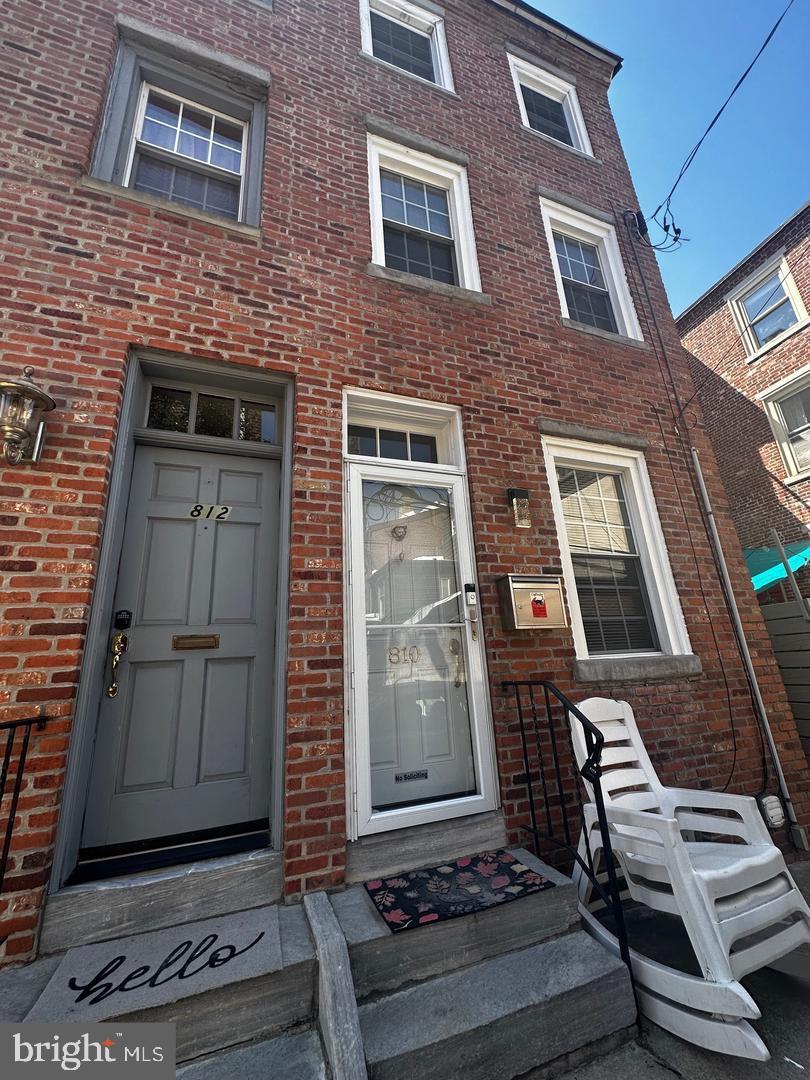 QUEEN VILLAGE - Residential Lease