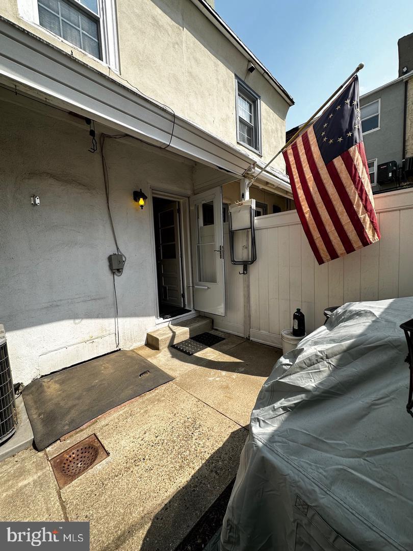 QUEEN VILLAGE - Residential Lease