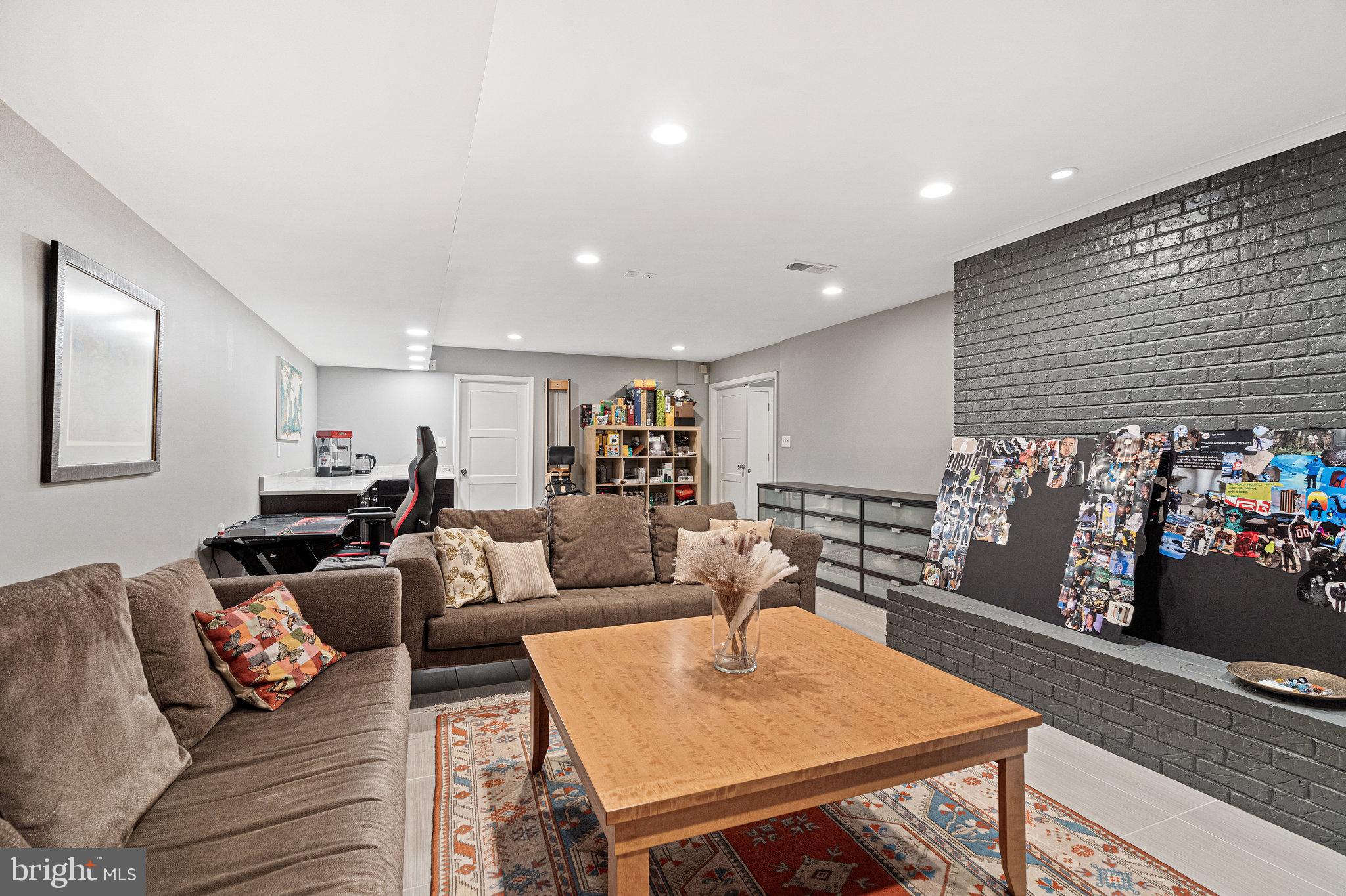 CHESTERBROOK HILLS - Residential