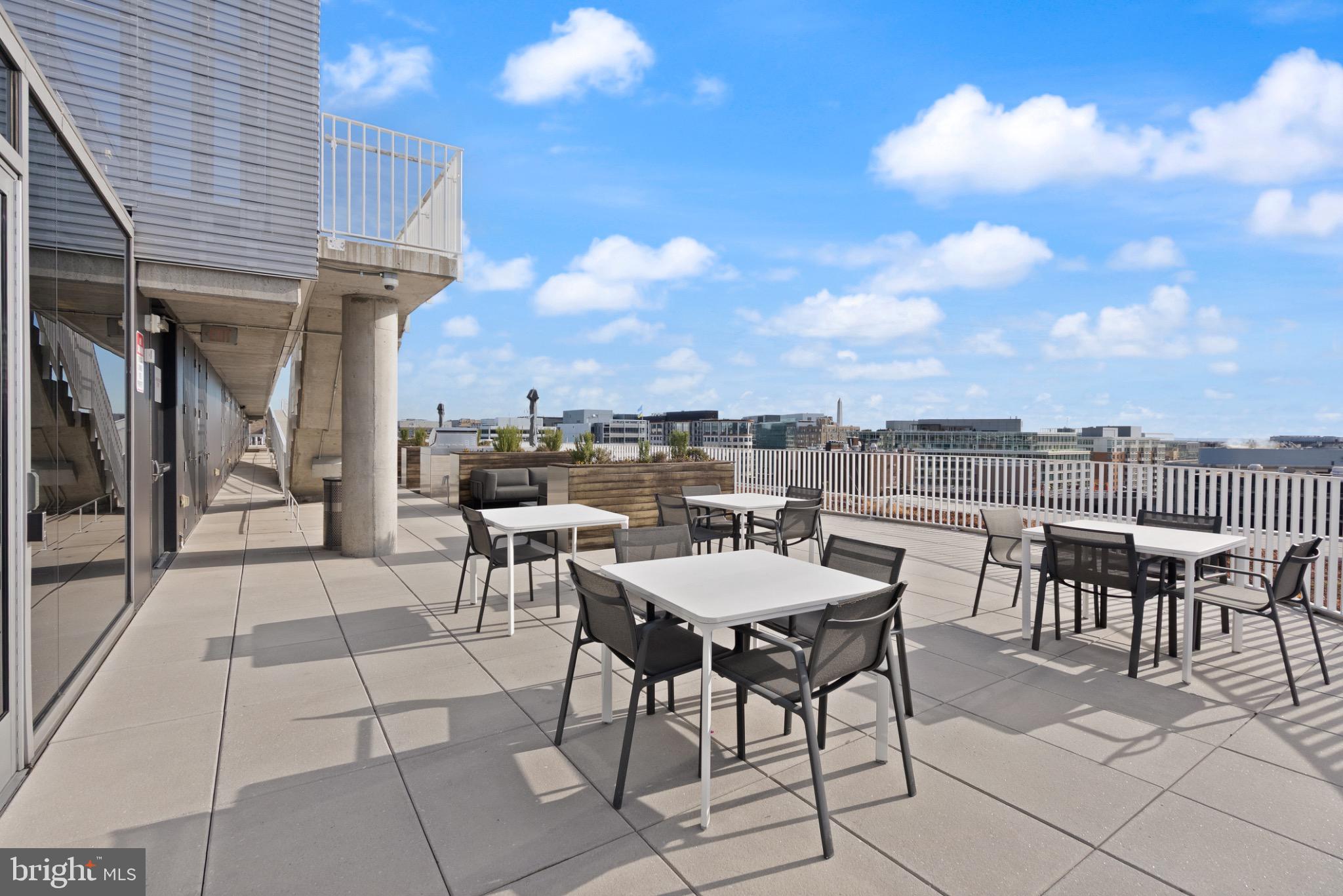 WEST END - Residential