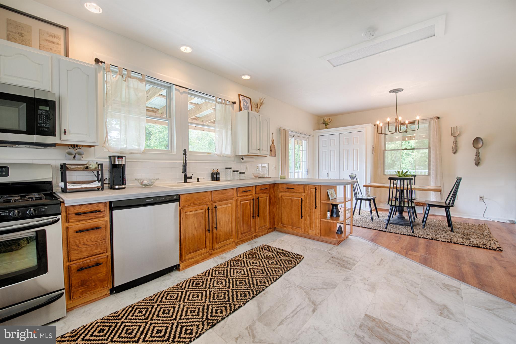 PERRYVILLE - Residential