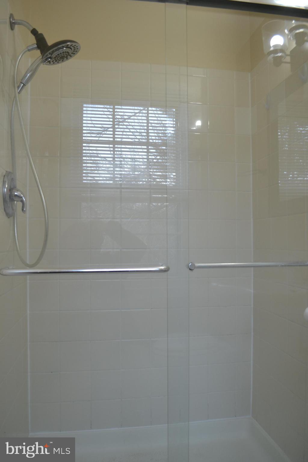 ECHO DALE - Residential Lease