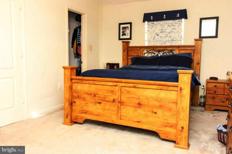 LAUREL GLEN - Residential