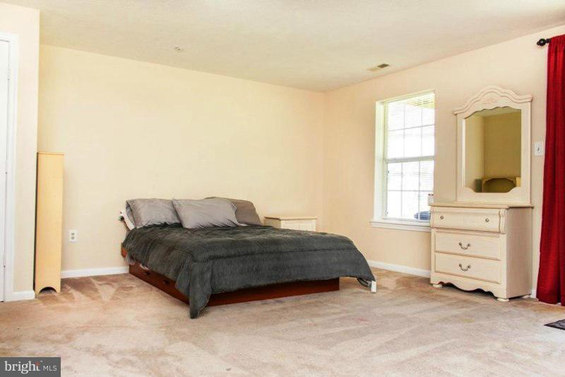 LAUREL GLEN - Residential