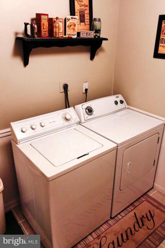 LAUREL GLEN - Residential