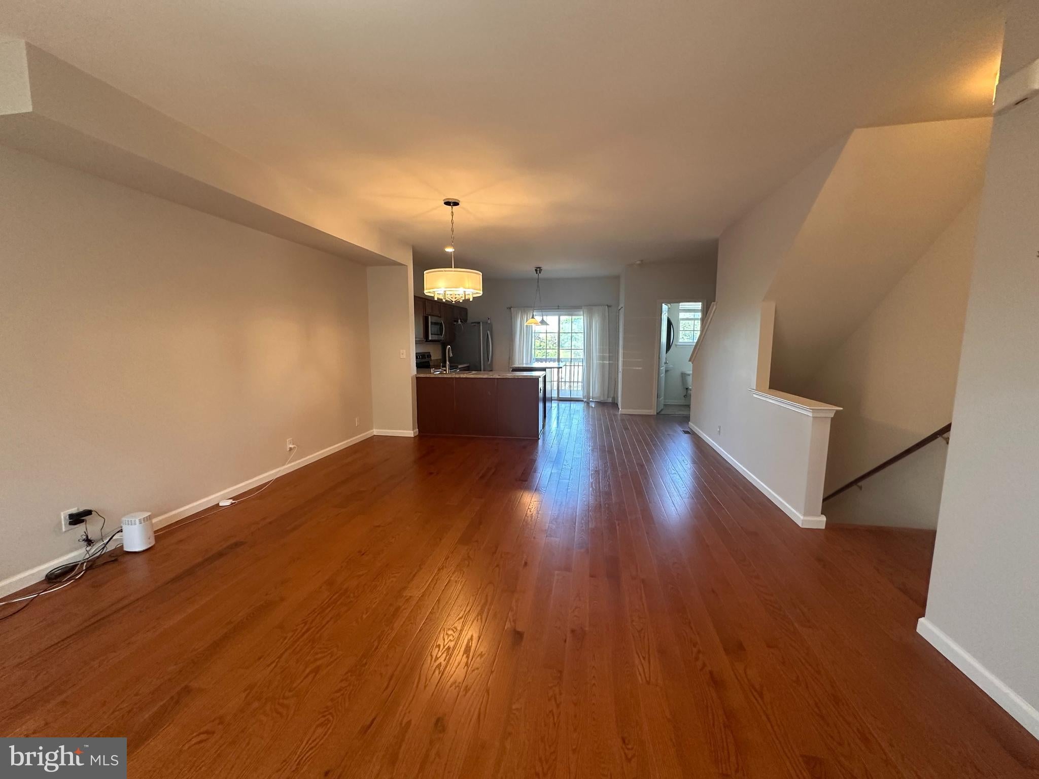 709 E ELM STREET