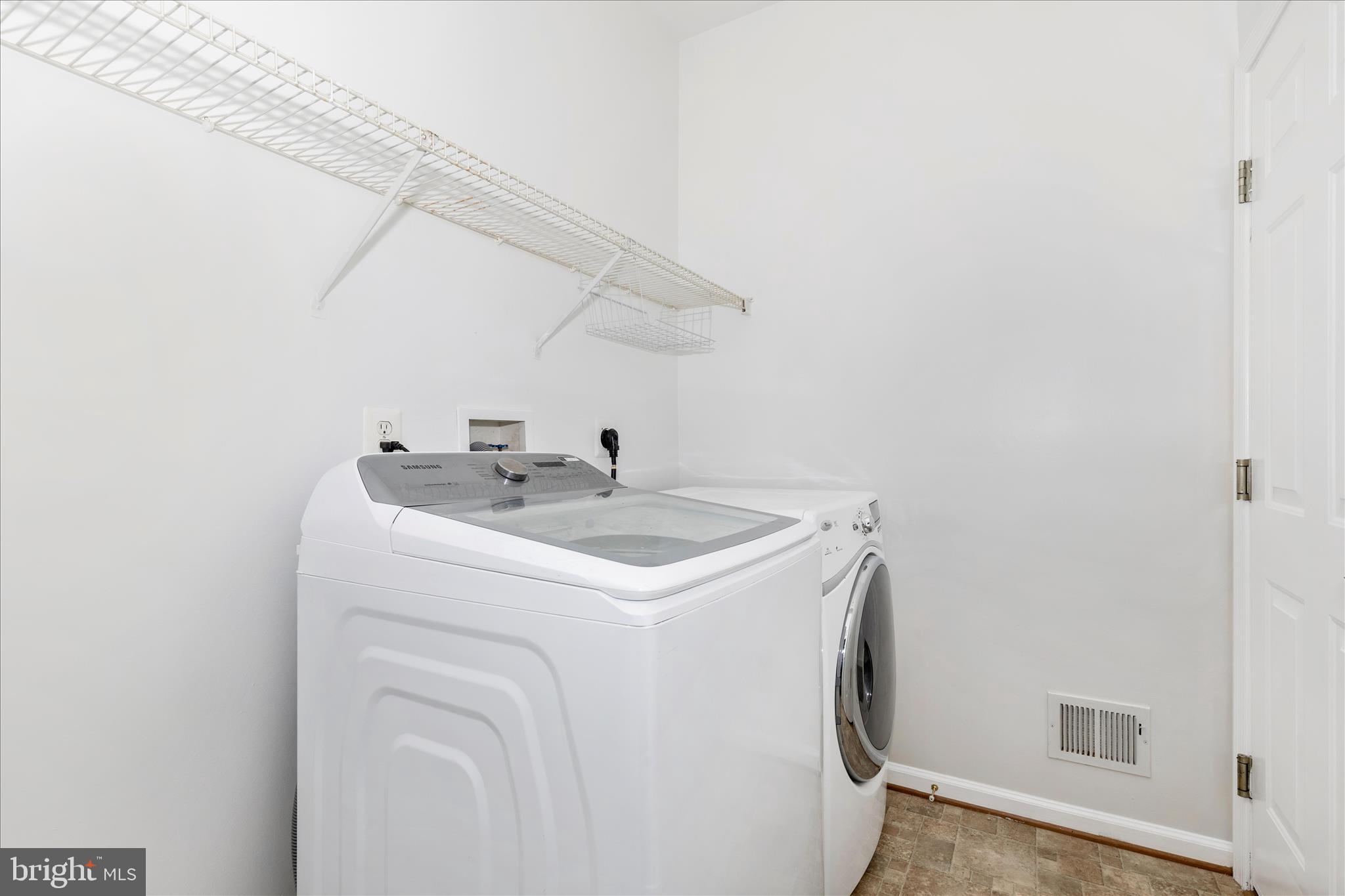 OATLAND FARM - Residential