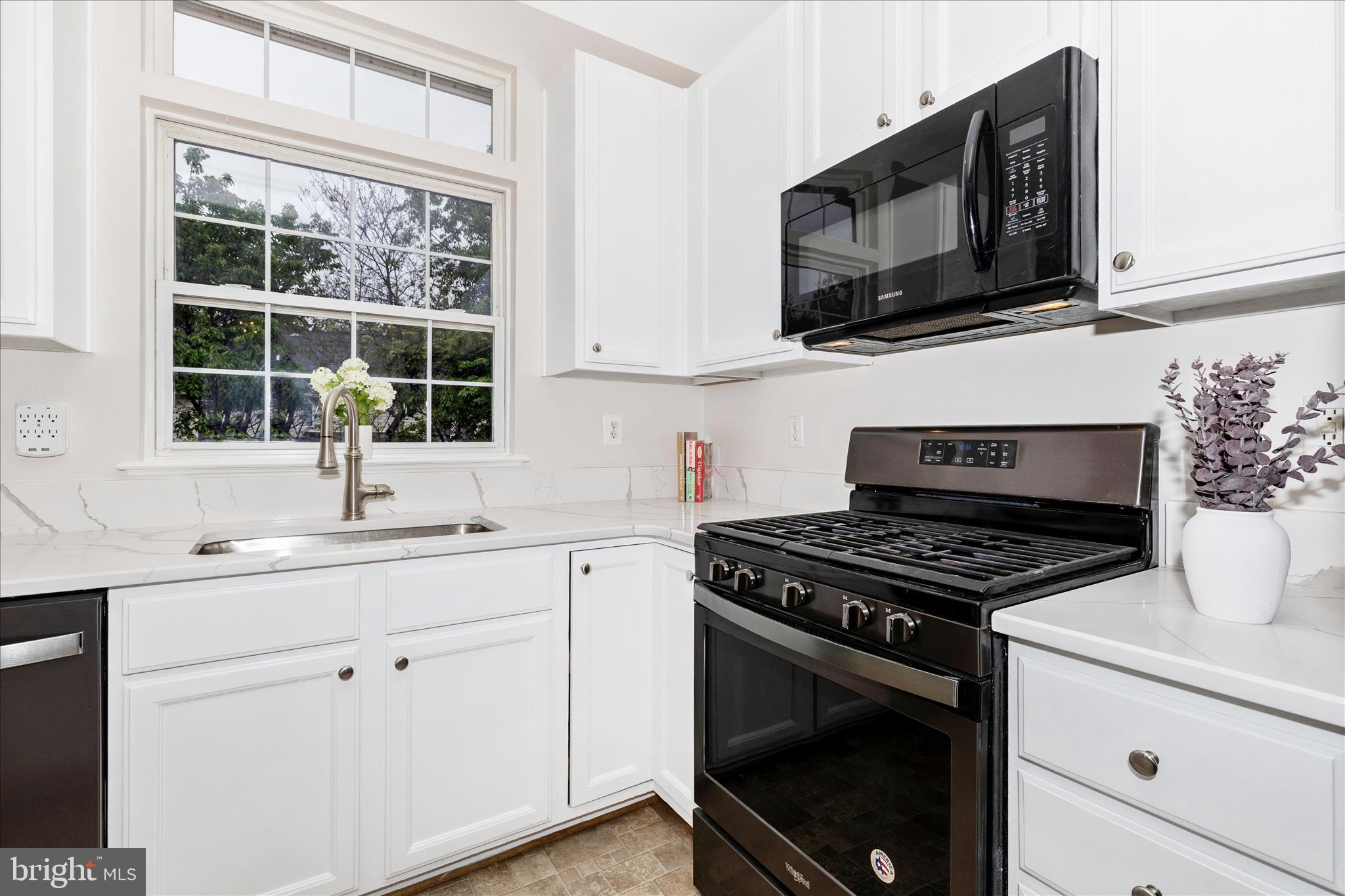 OATLAND FARM - Residential