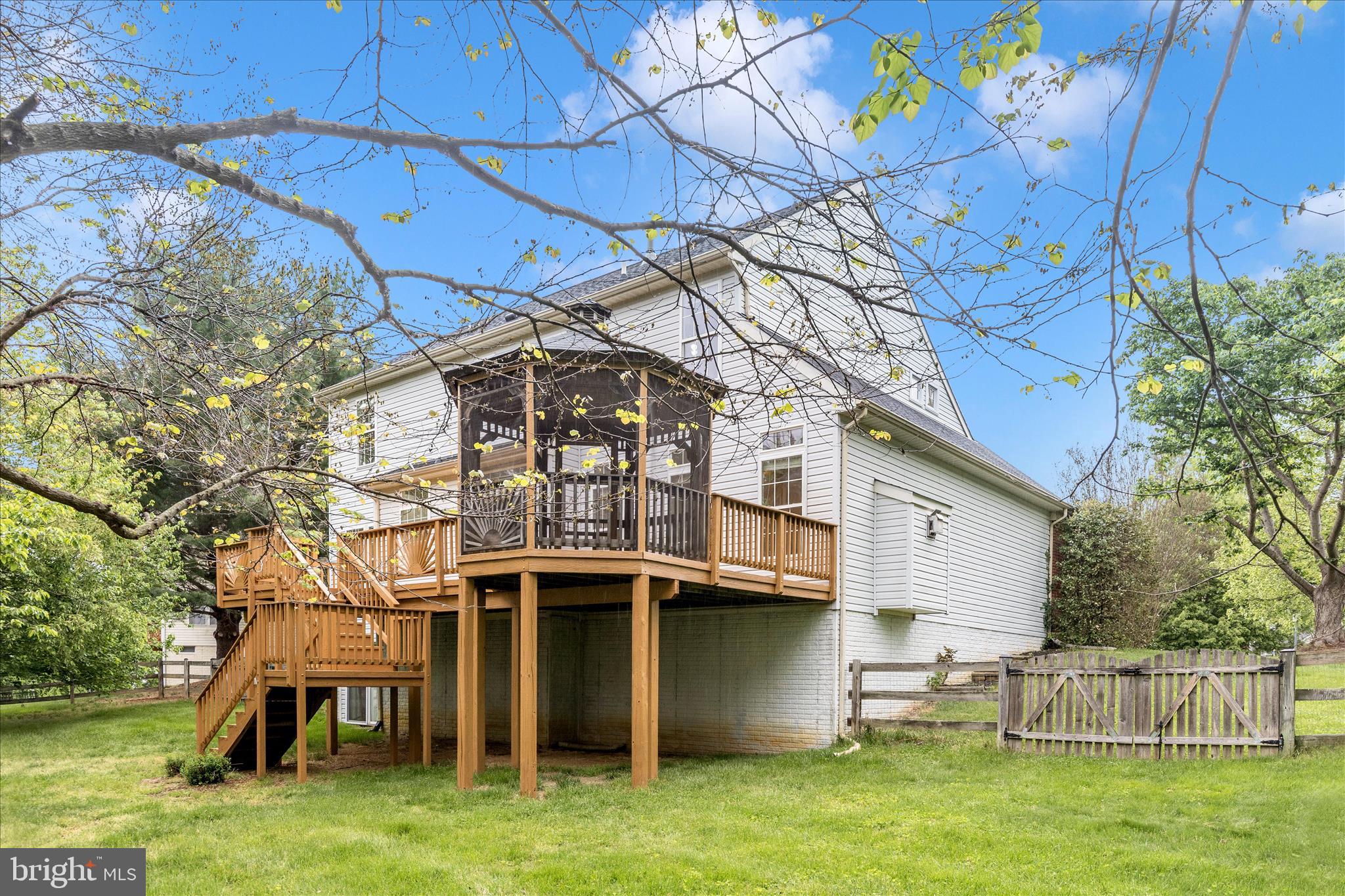 OATLAND FARM - Residential