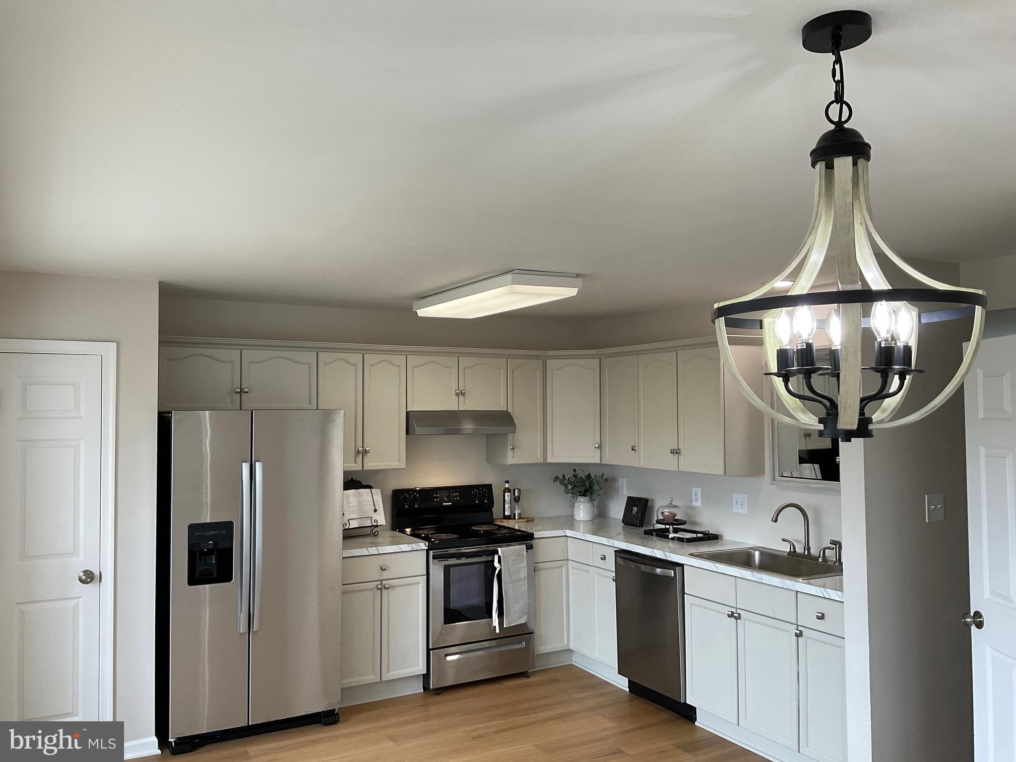 THE FAIRWAYS AT STONEBRIDGE - Residential Lease