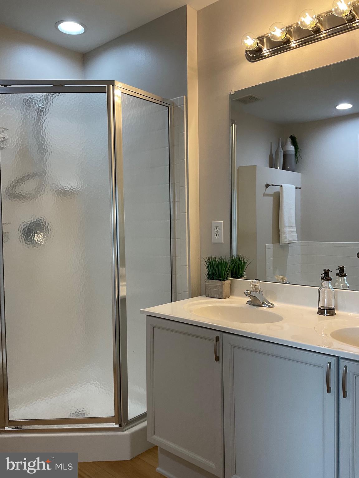 THE FAIRWAYS AT STONEBRIDGE - Residential Lease