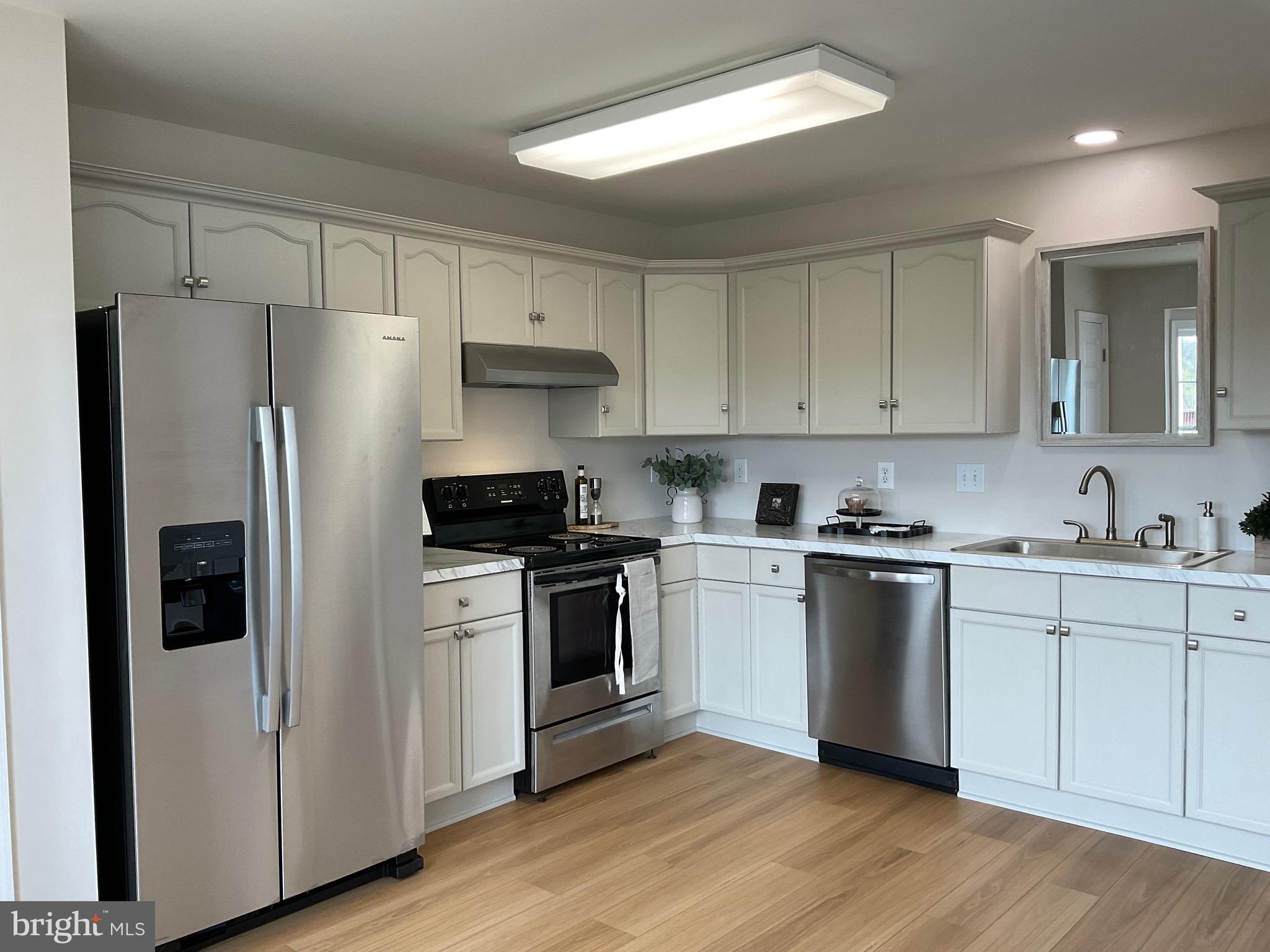 THE FAIRWAYS AT STONEBRIDGE - Residential Lease