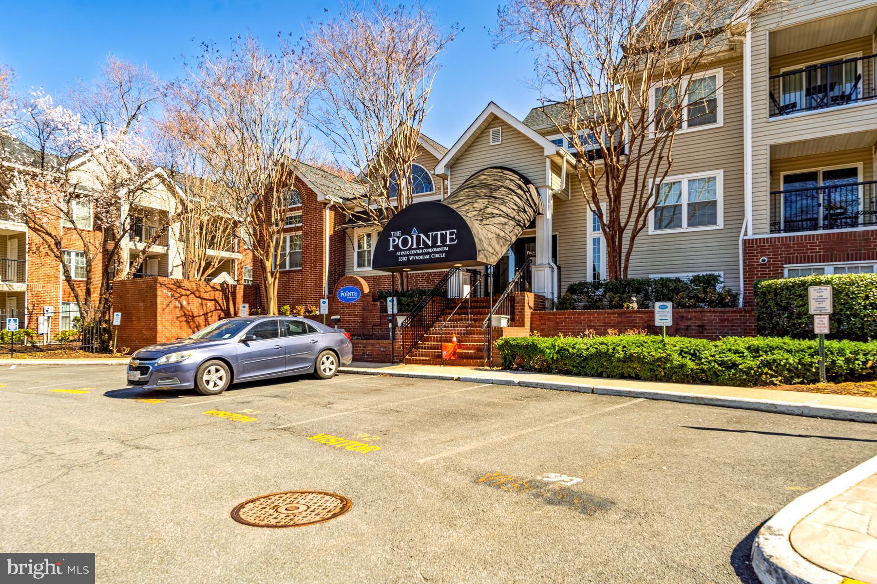 POINTE AT PARK CENTER - Residential