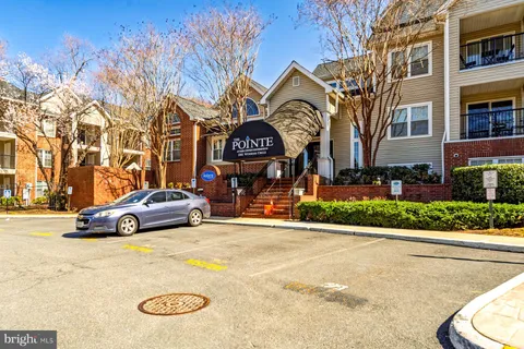 3312 Wyndham Circle Unit 104, Alexandria, VA 22302 - MLS#: VAAX2043004