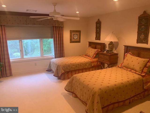 MEADOW BROOK - Residential