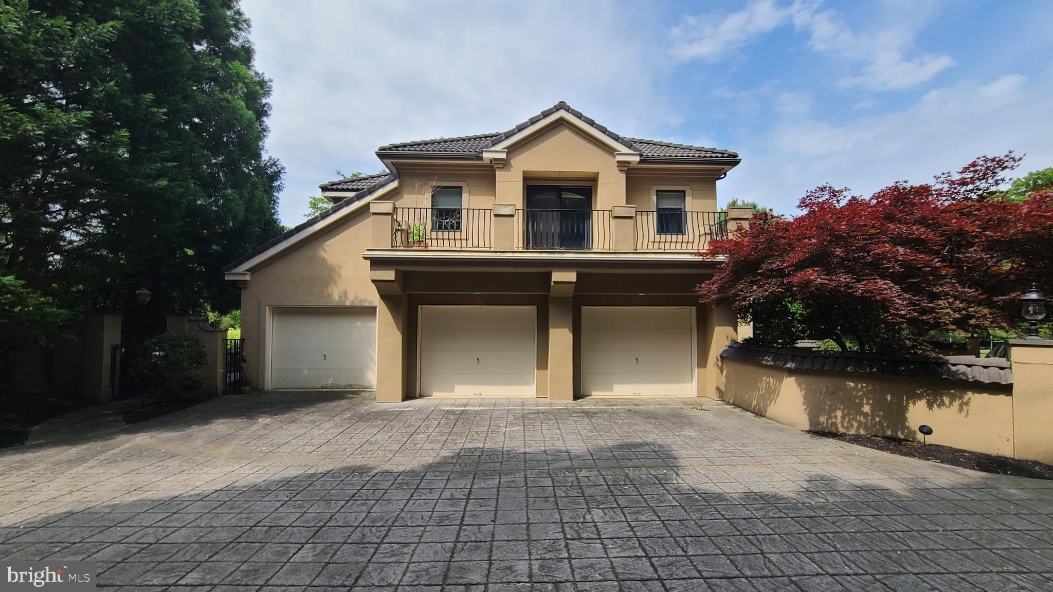 MEADOW BROOK - Residential