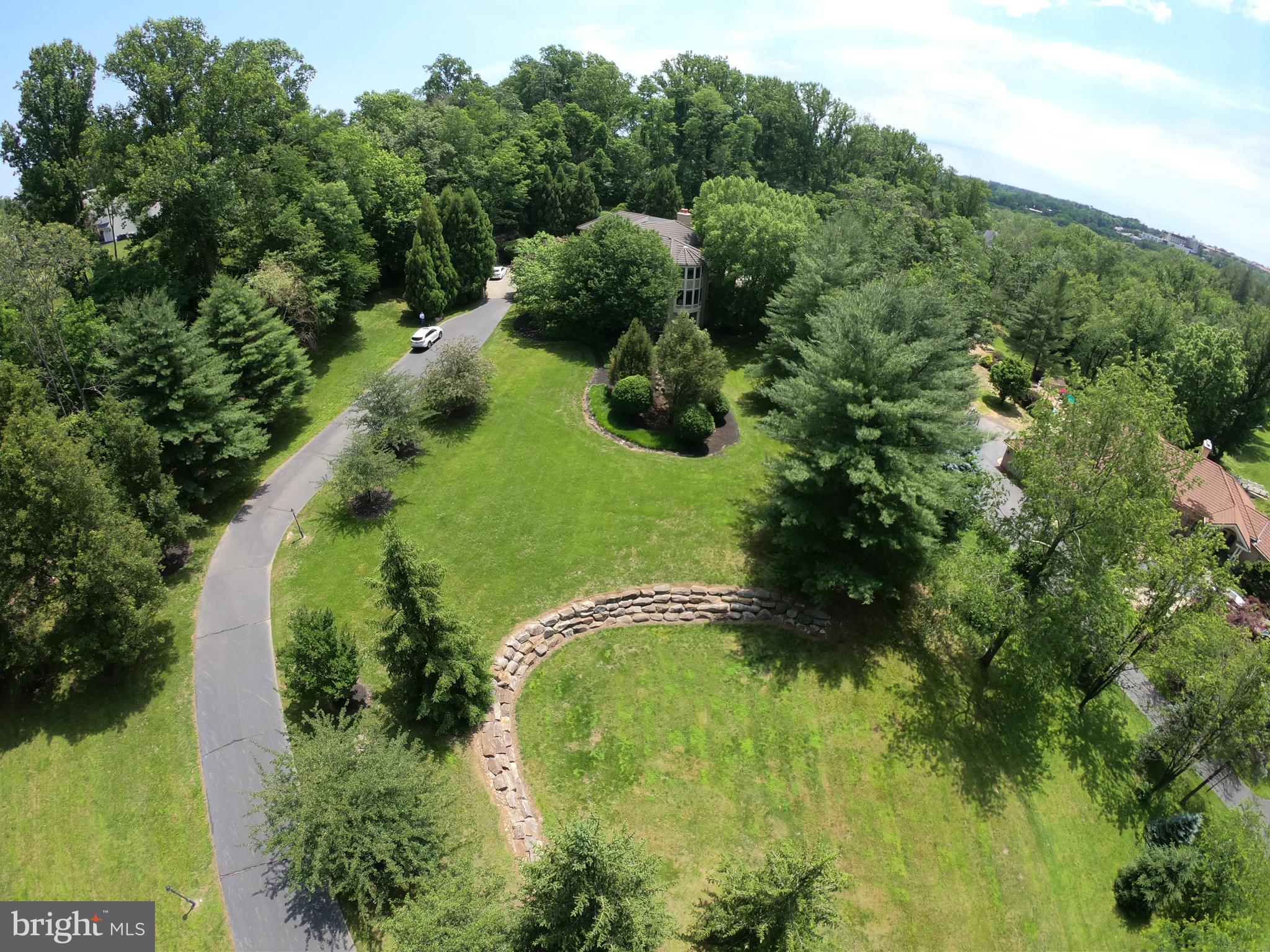 MEADOW BROOK - Residential