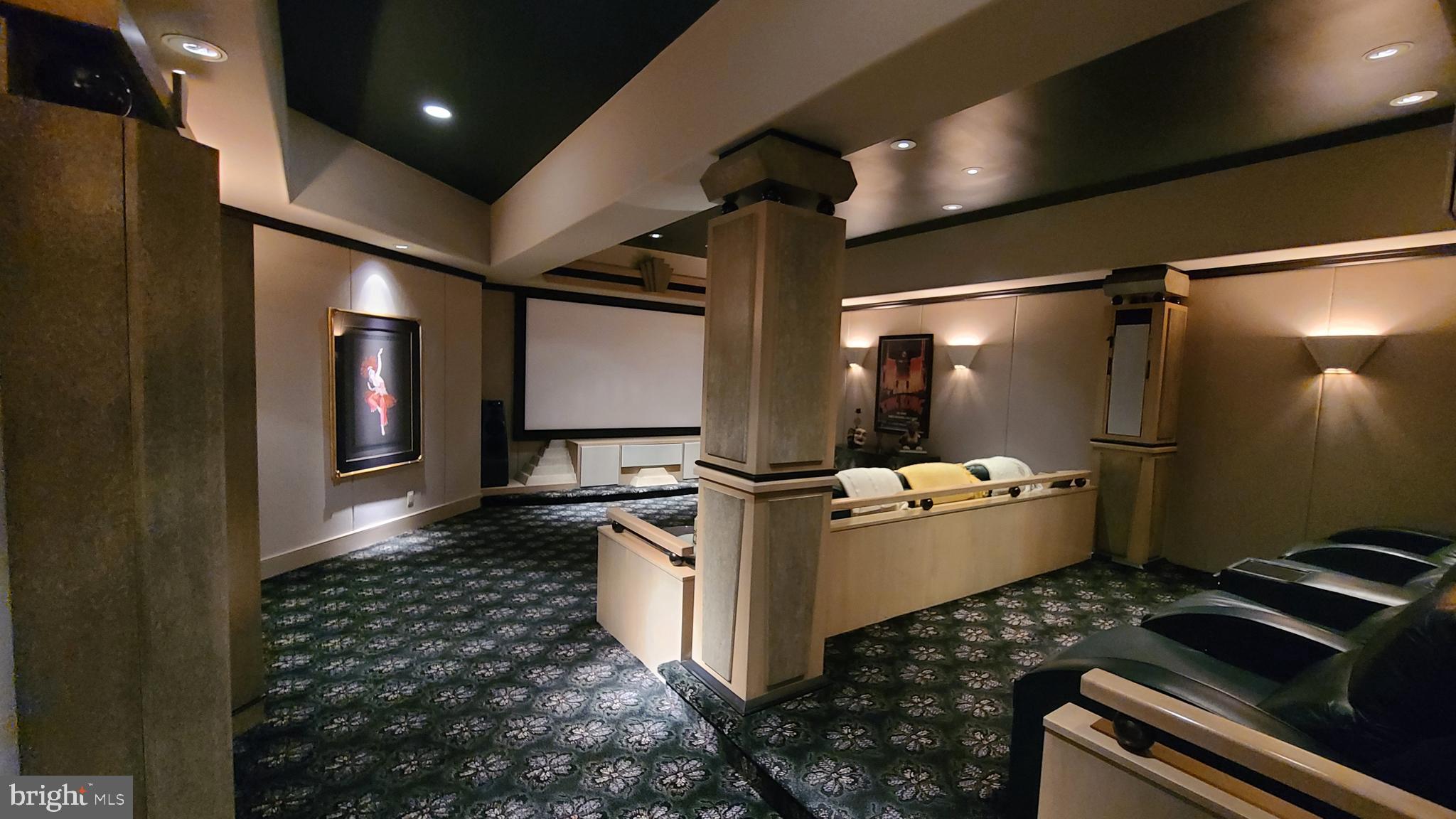 MEADOW BROOK - Residential