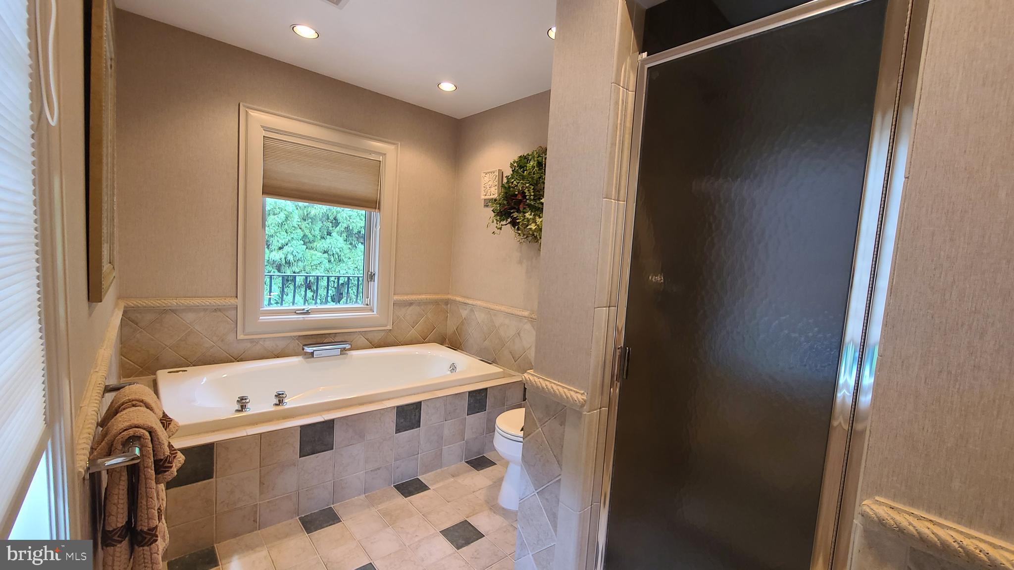 MEADOW BROOK - Residential