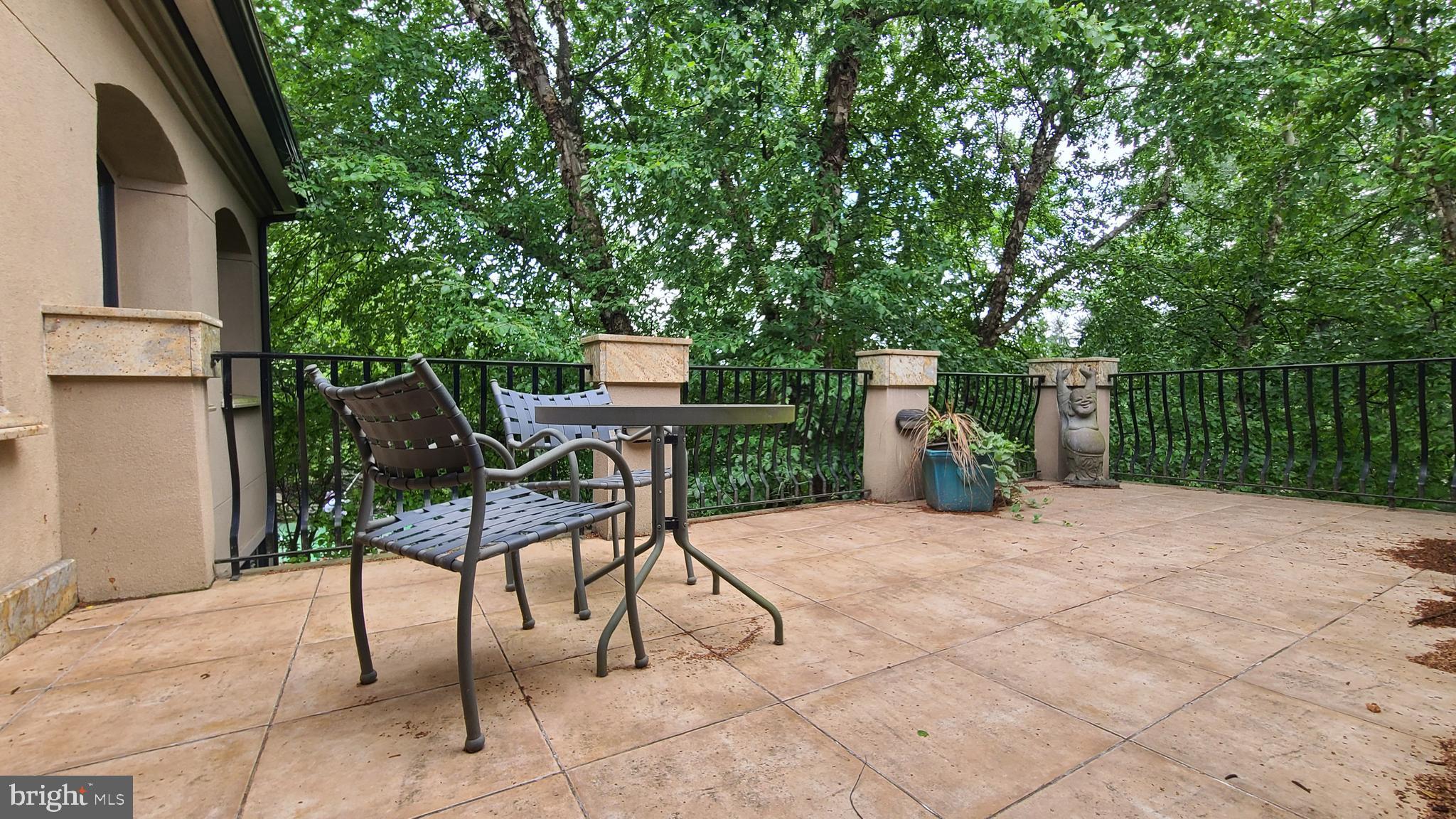 MEADOW BROOK - Residential