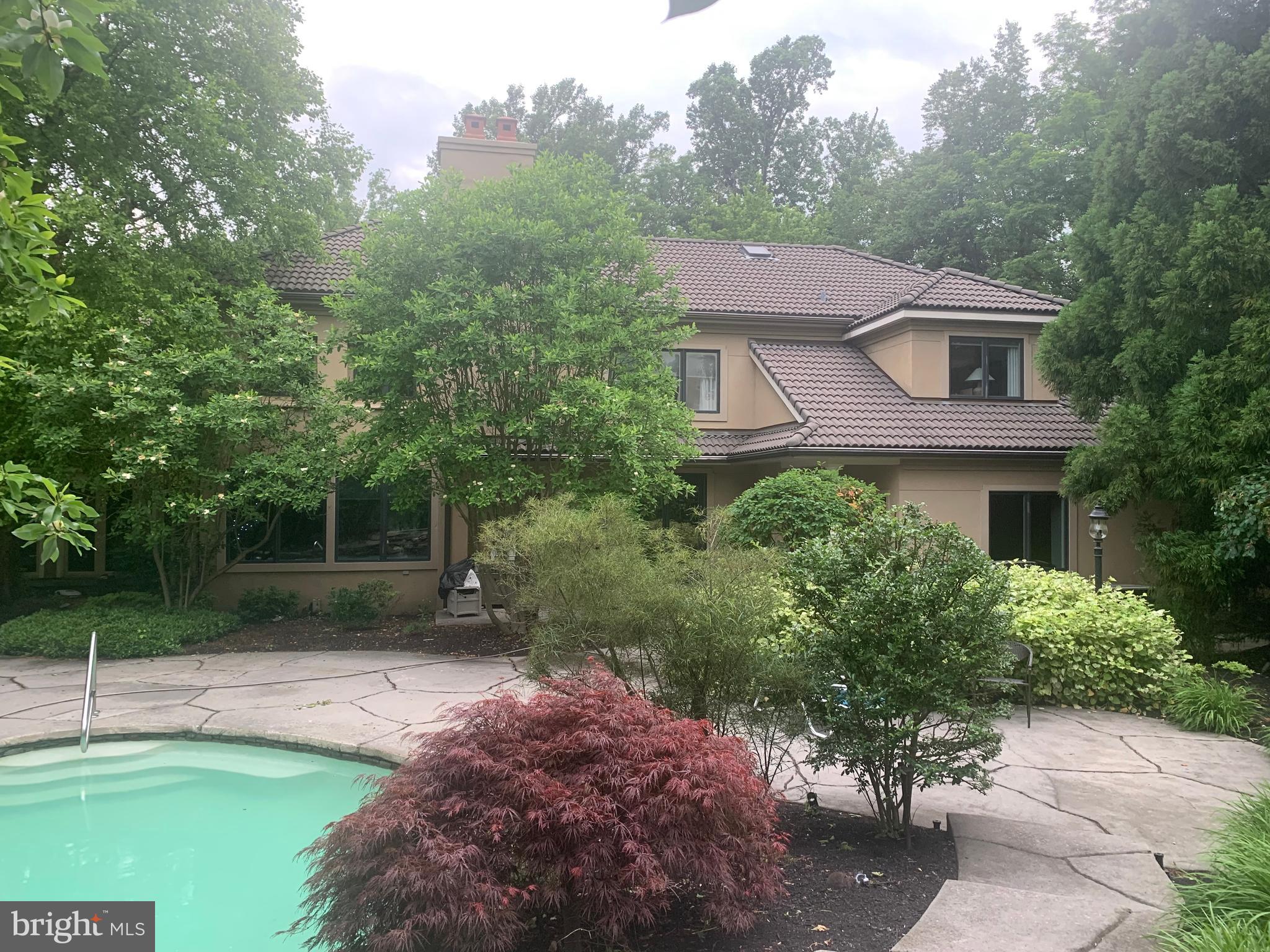 MEADOW BROOK - Residential