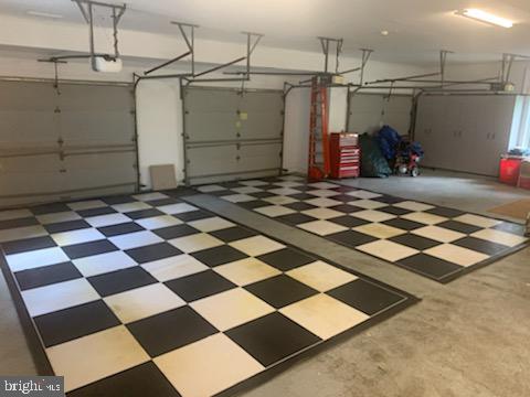 MEADOW BROOK - Residential