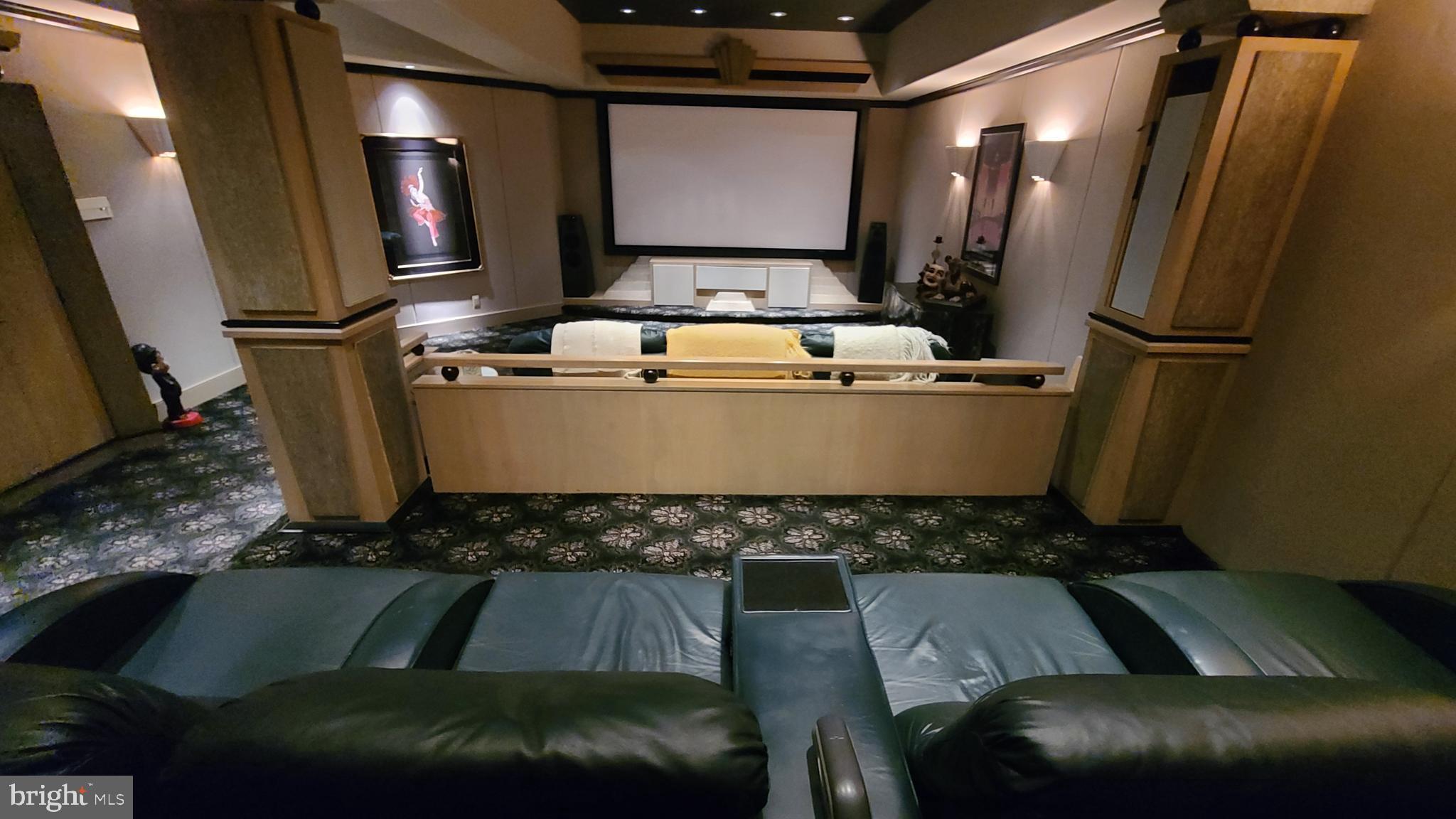 MEADOW BROOK - Residential