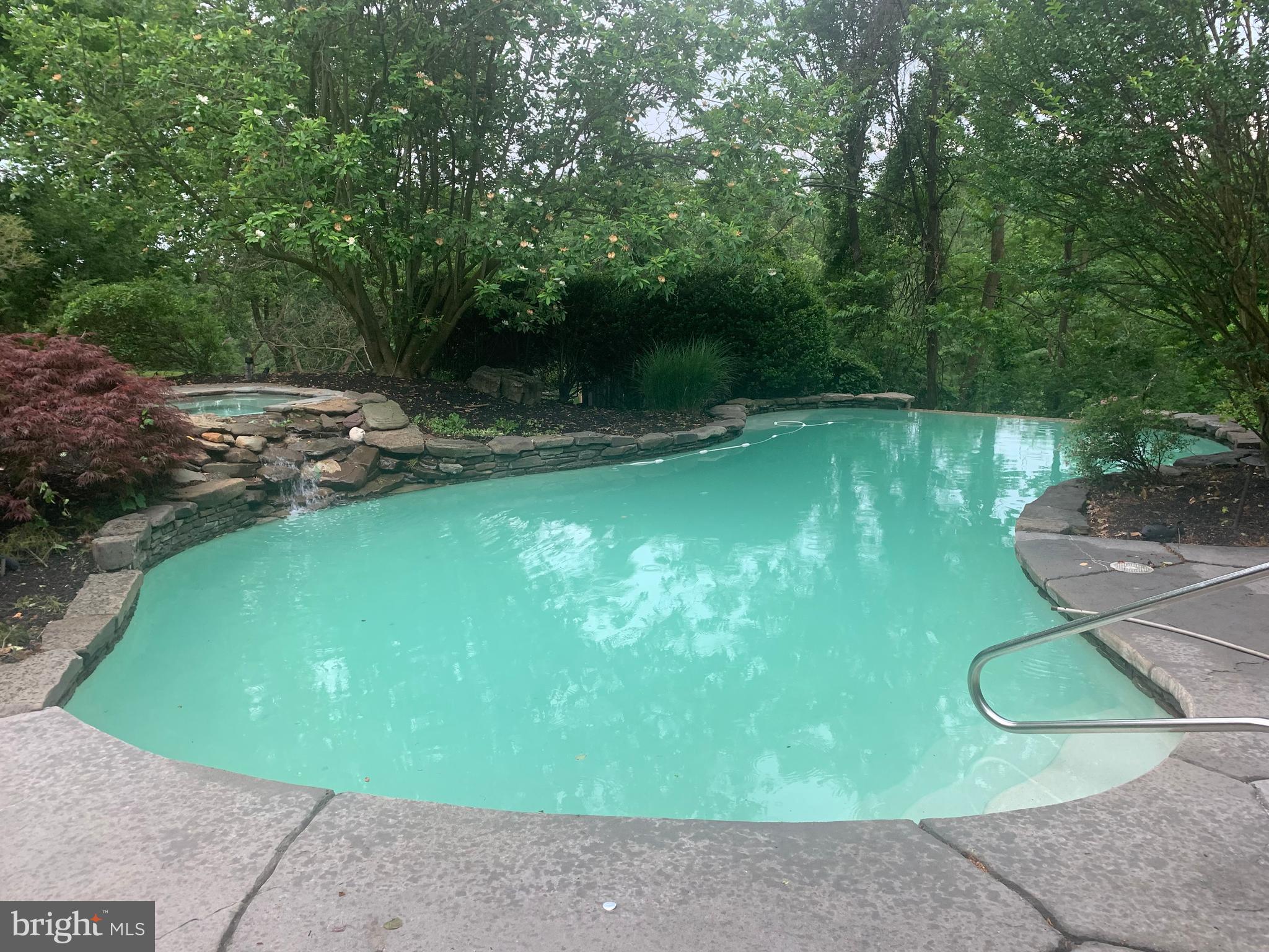 MEADOW BROOK - Residential