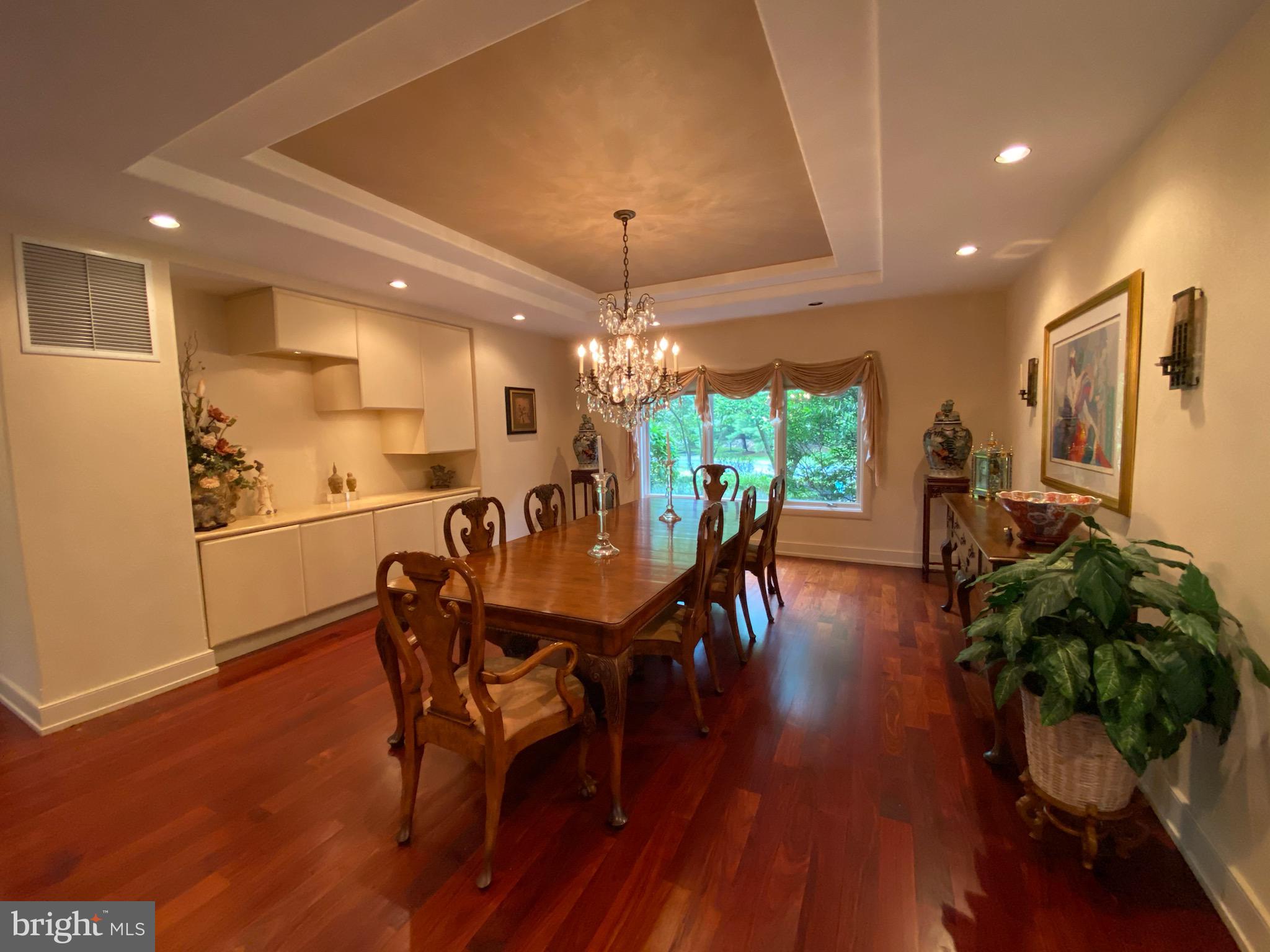 MEADOW BROOK - Residential