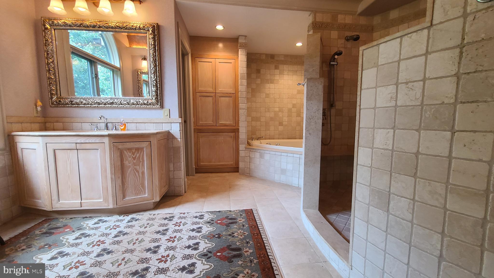 MEADOW BROOK - Residential