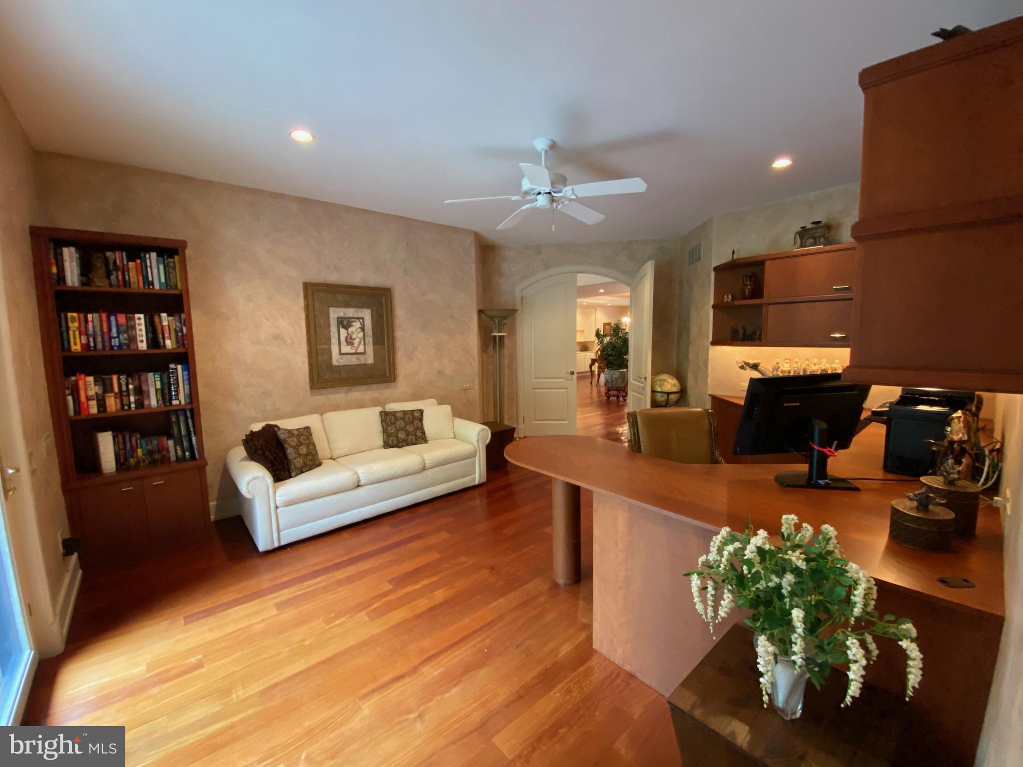 MEADOW BROOK - Residential