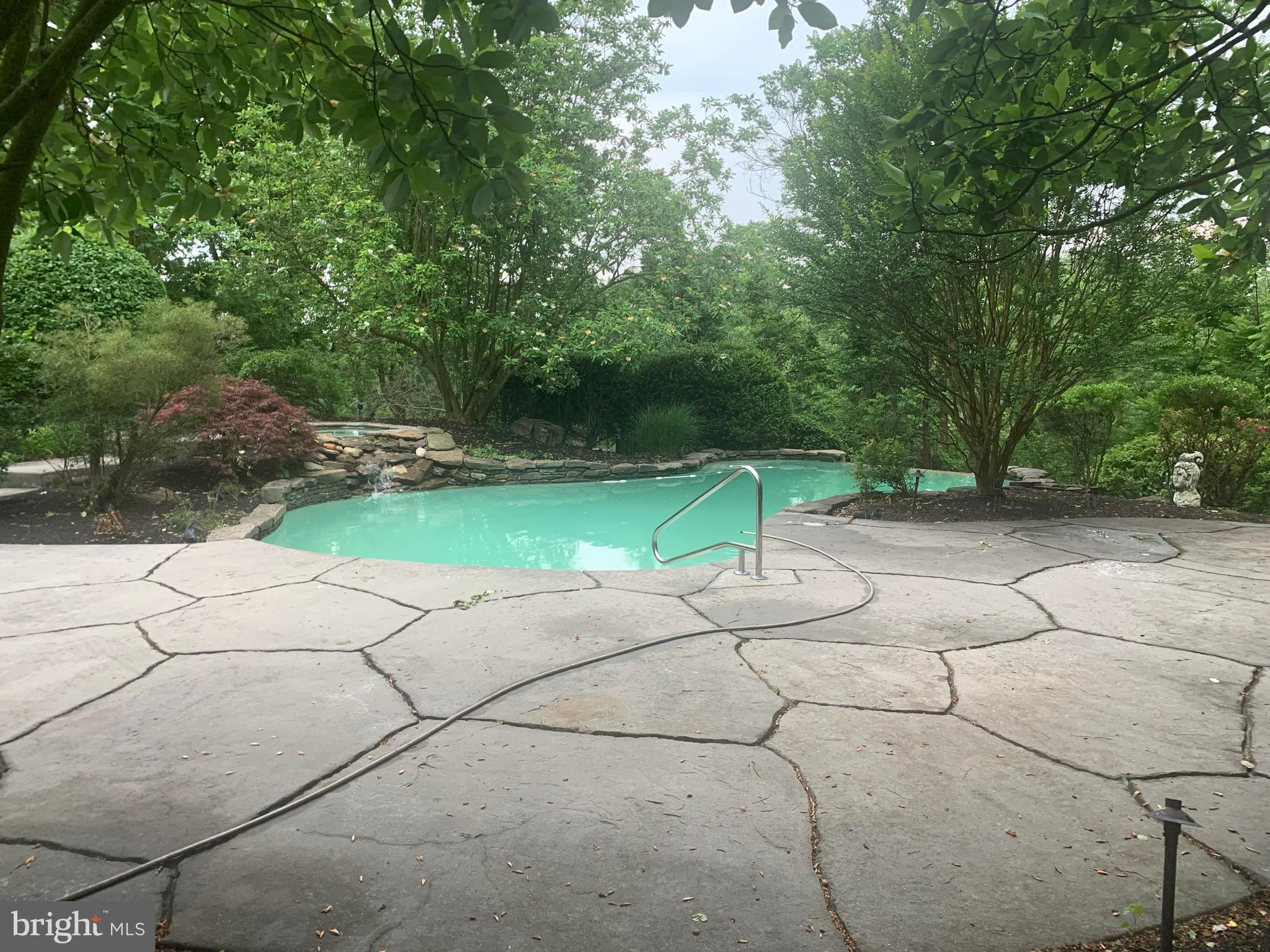 MEADOW BROOK - Residential