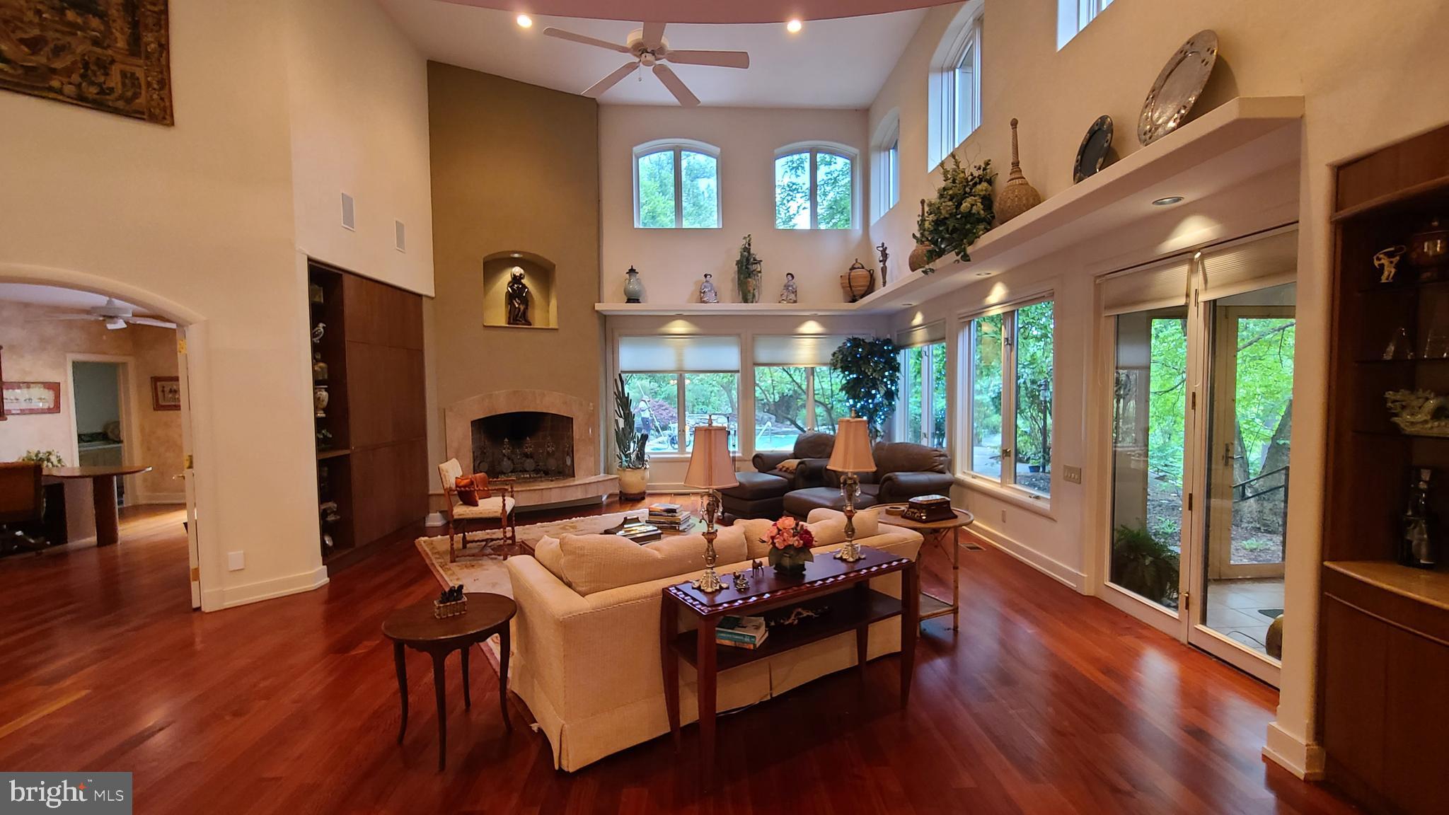 MEADOW BROOK - Residential