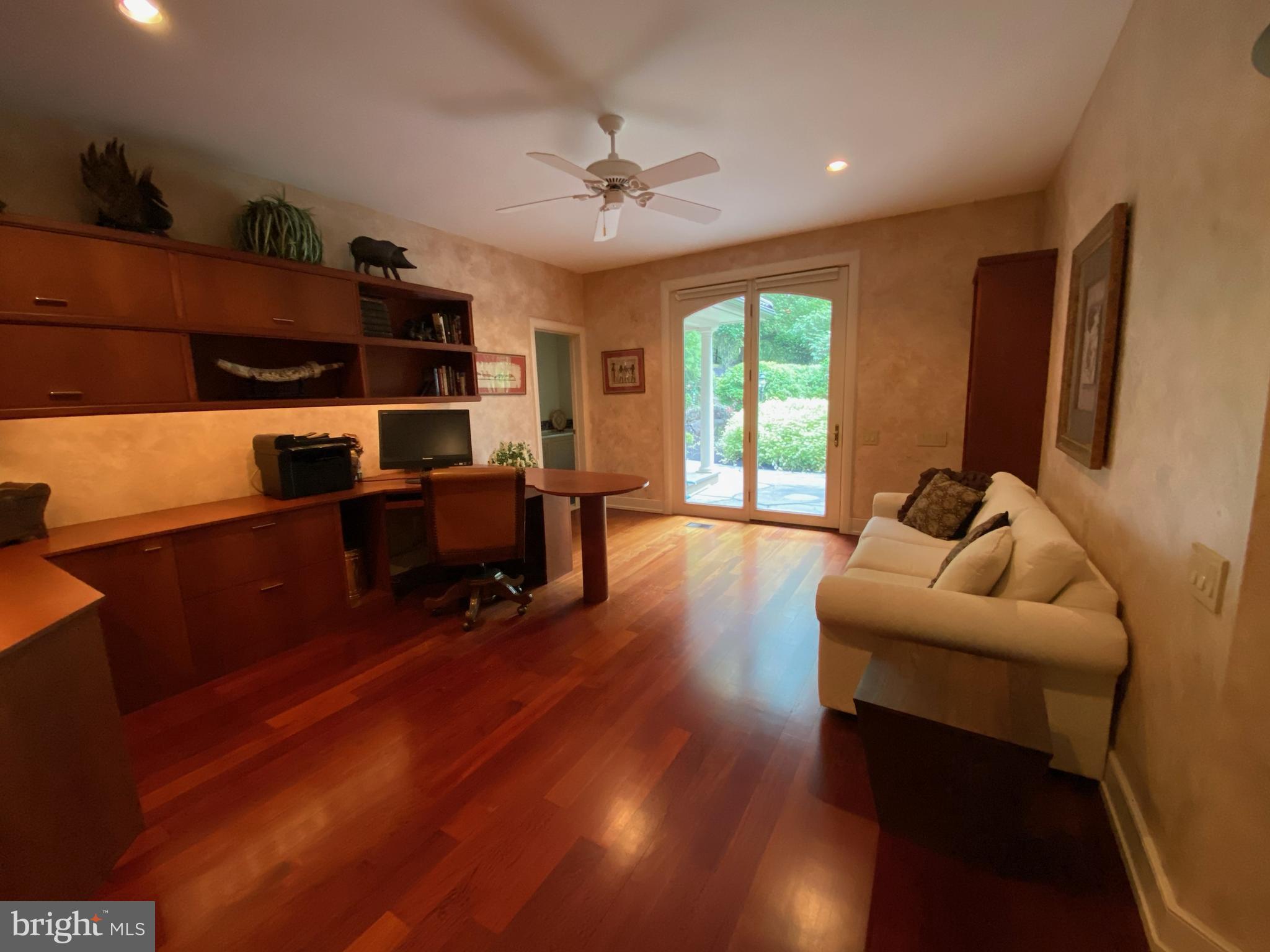 MEADOW BROOK - Residential