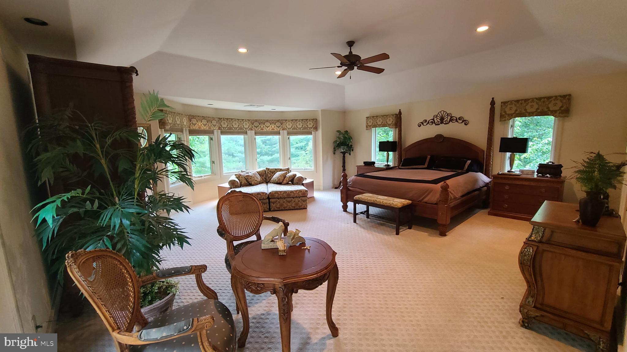 MEADOW BROOK - Residential